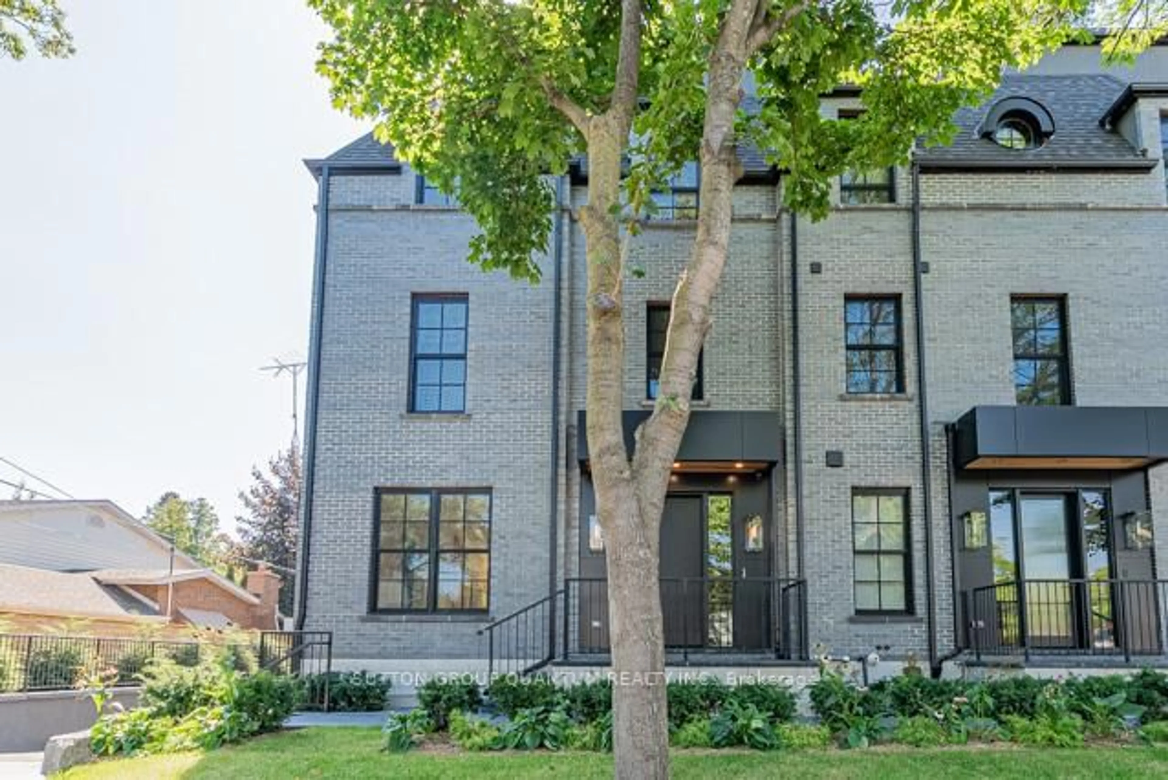 Home with brick exterior material, street for 78 Trafalgar Rd, Oakville Ontario L6J 2S7