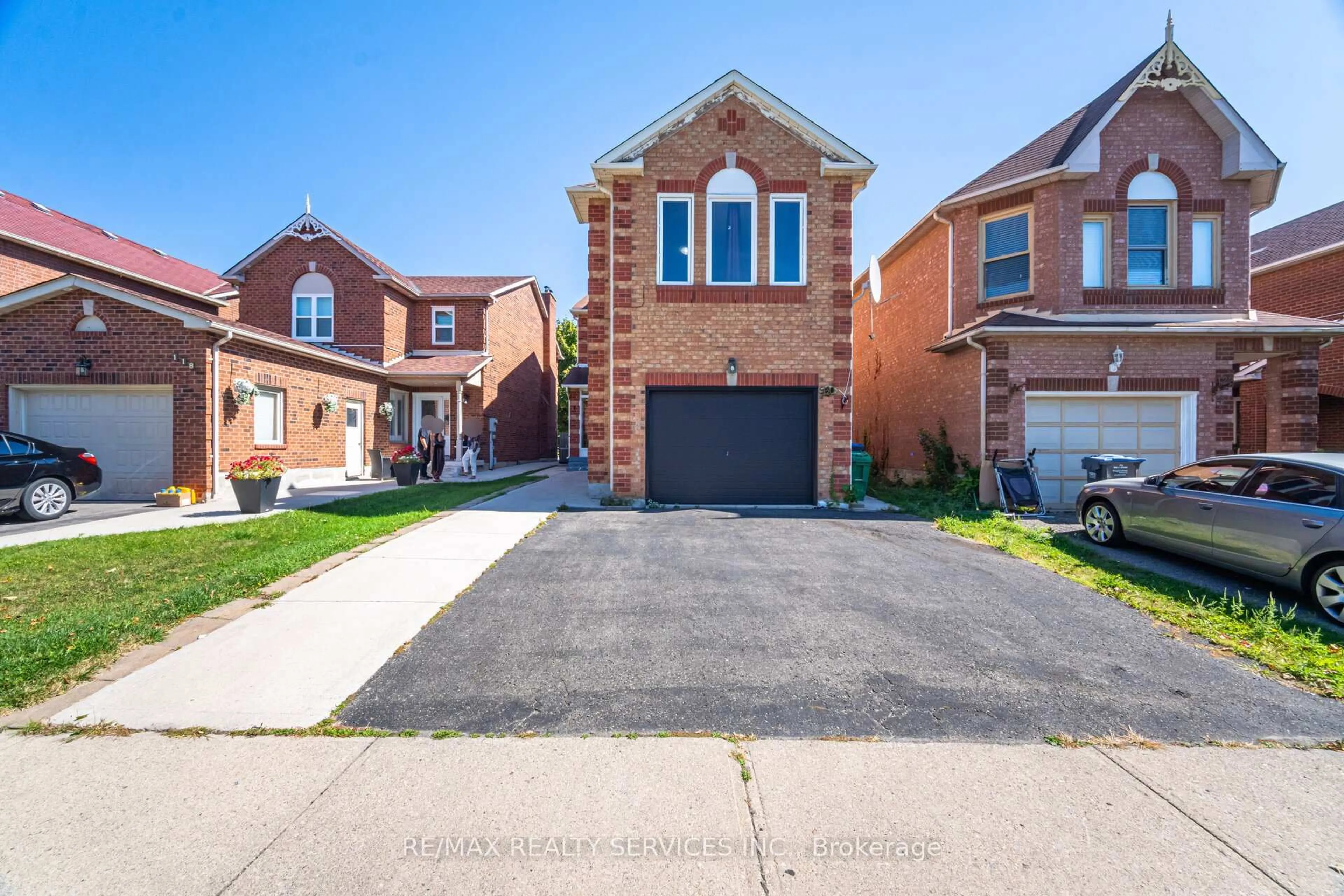 Home with brick exterior material, street for 120 Leeward Dr, Brampton Ontario L6S 5V9