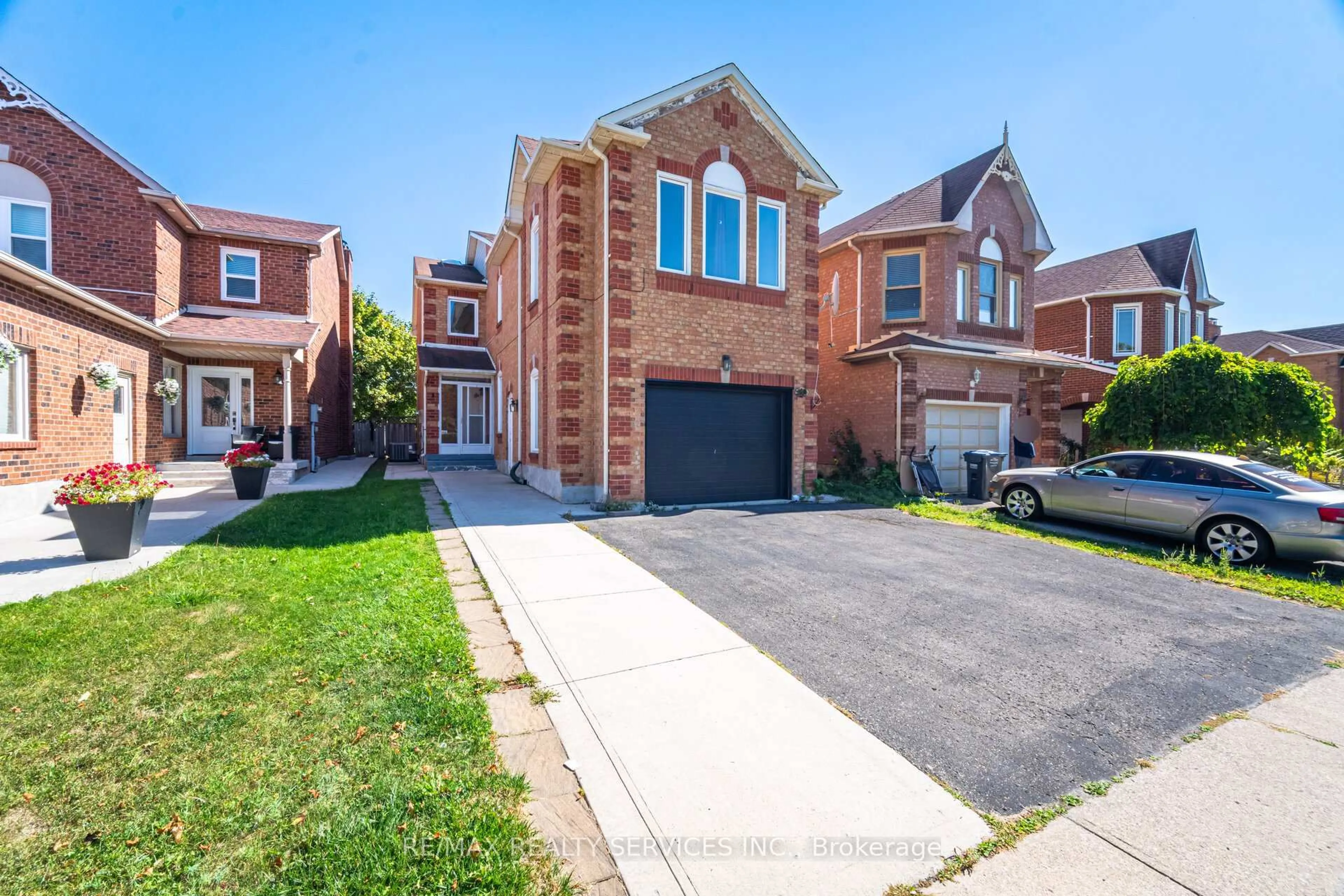Home with brick exterior material, street for 120 Leeward Dr, Brampton Ontario L6S 5V9