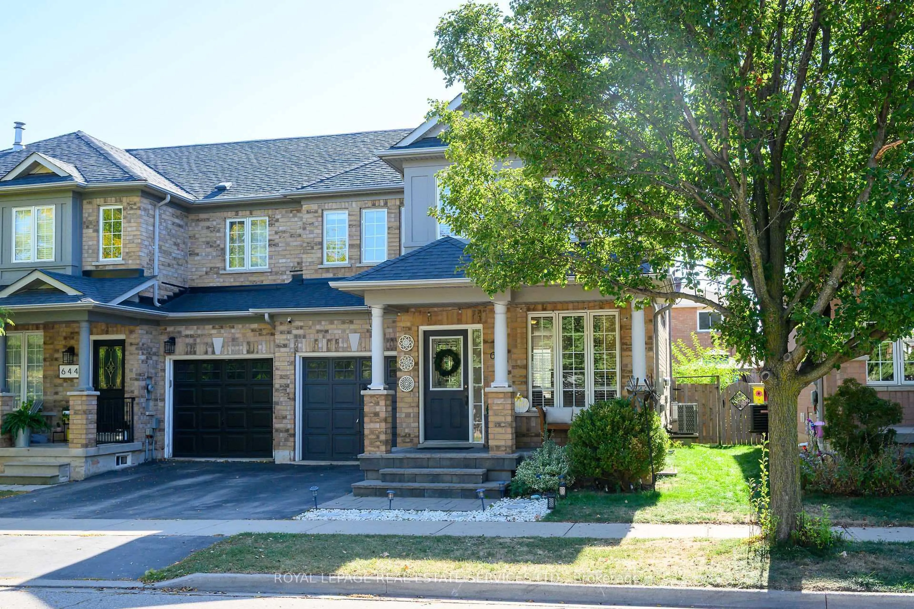 Home with brick exterior material, street for 646 Julia Ave, Burlington Ontario L7L 6X3