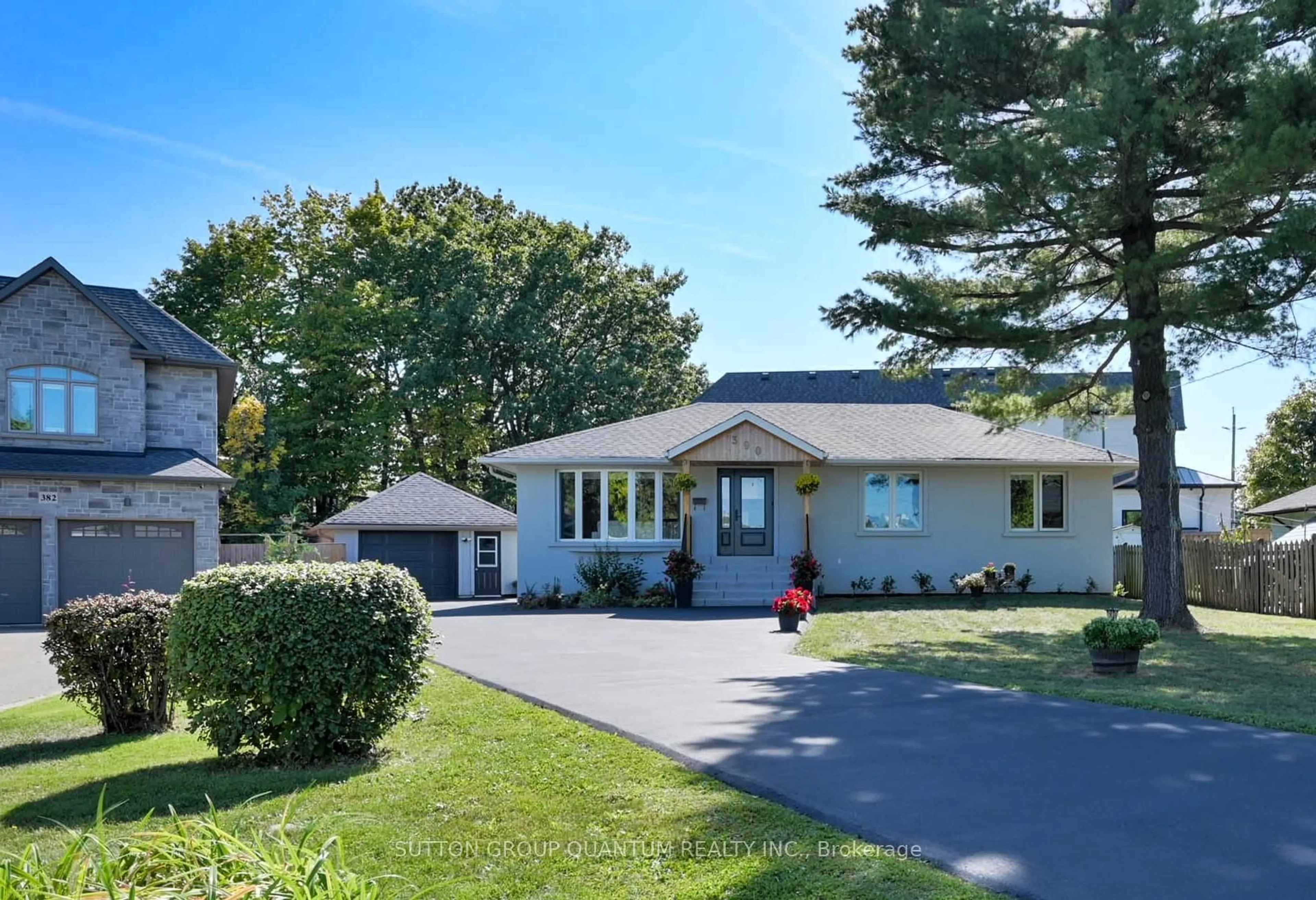 Home with vinyl exterior material, street for 390 Wendall Pl, Oakville Ontario L6K 2M1