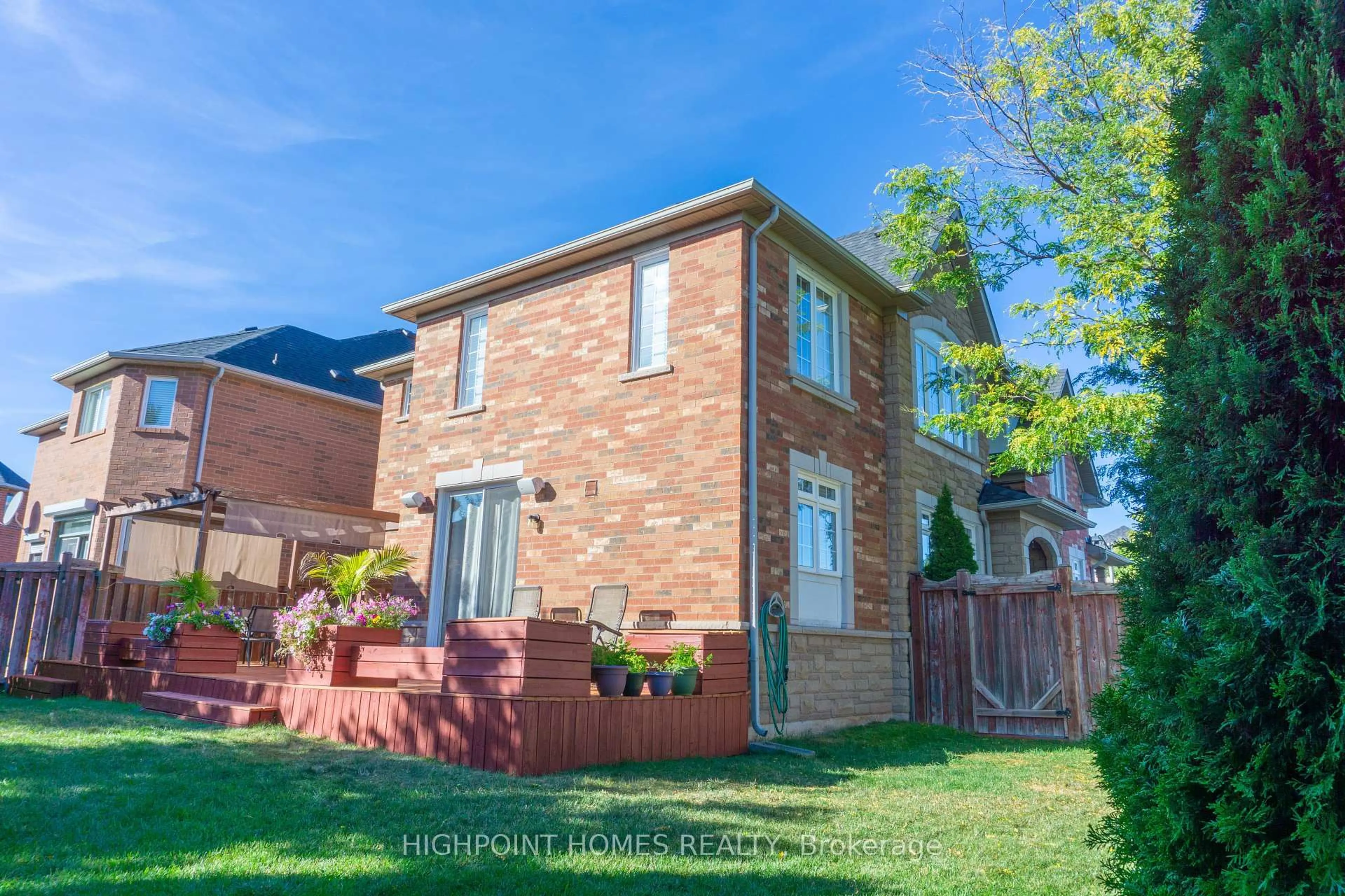 Home with brick exterior material, street for 2066 Willhaven Tr, Oakville Ontario L6M 5G3