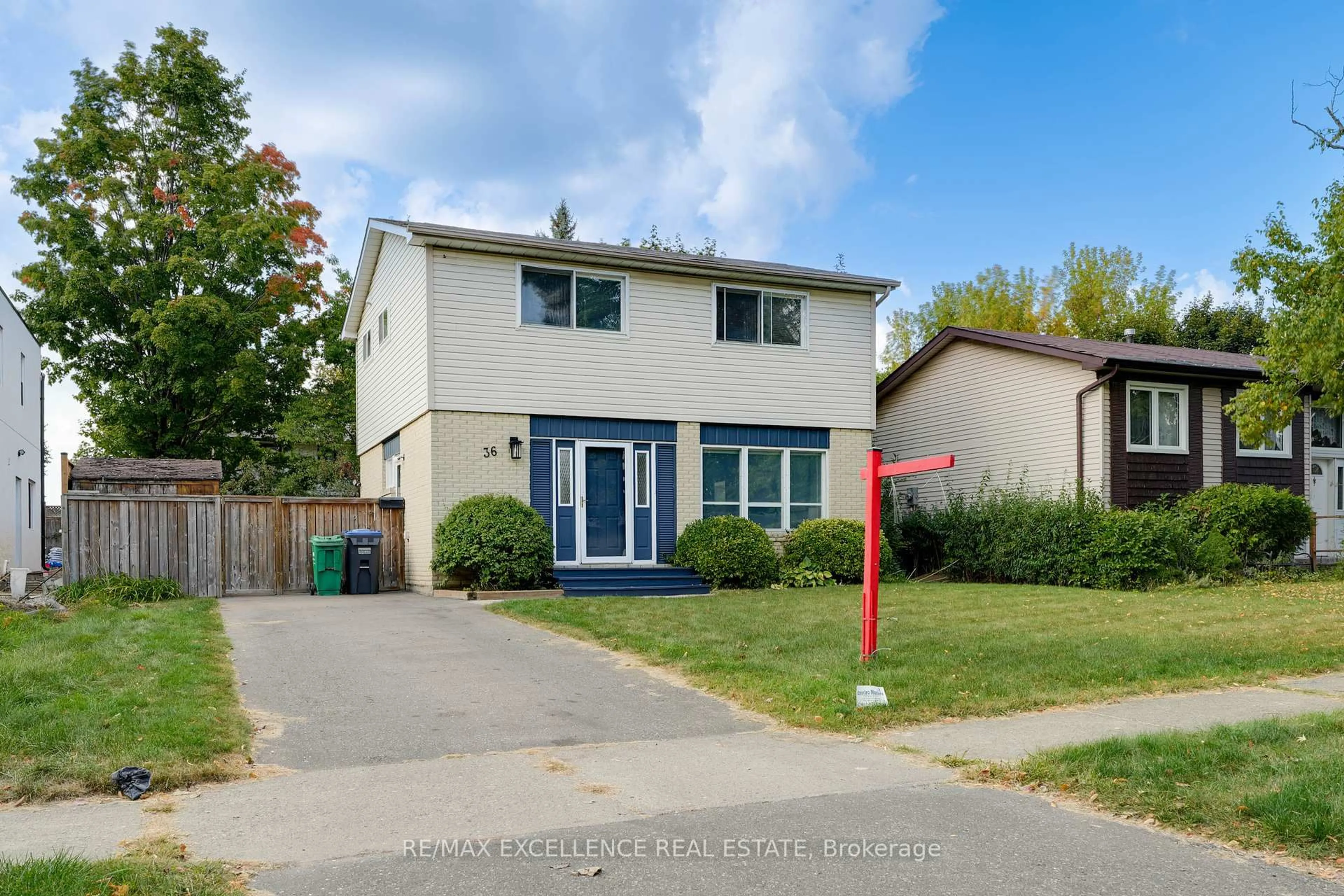 A pic from outside/outdoor area/front of a property/back of a property/a pic from drone, street for 36 Herkley Dr, Brampton Ontario L6V 2E8