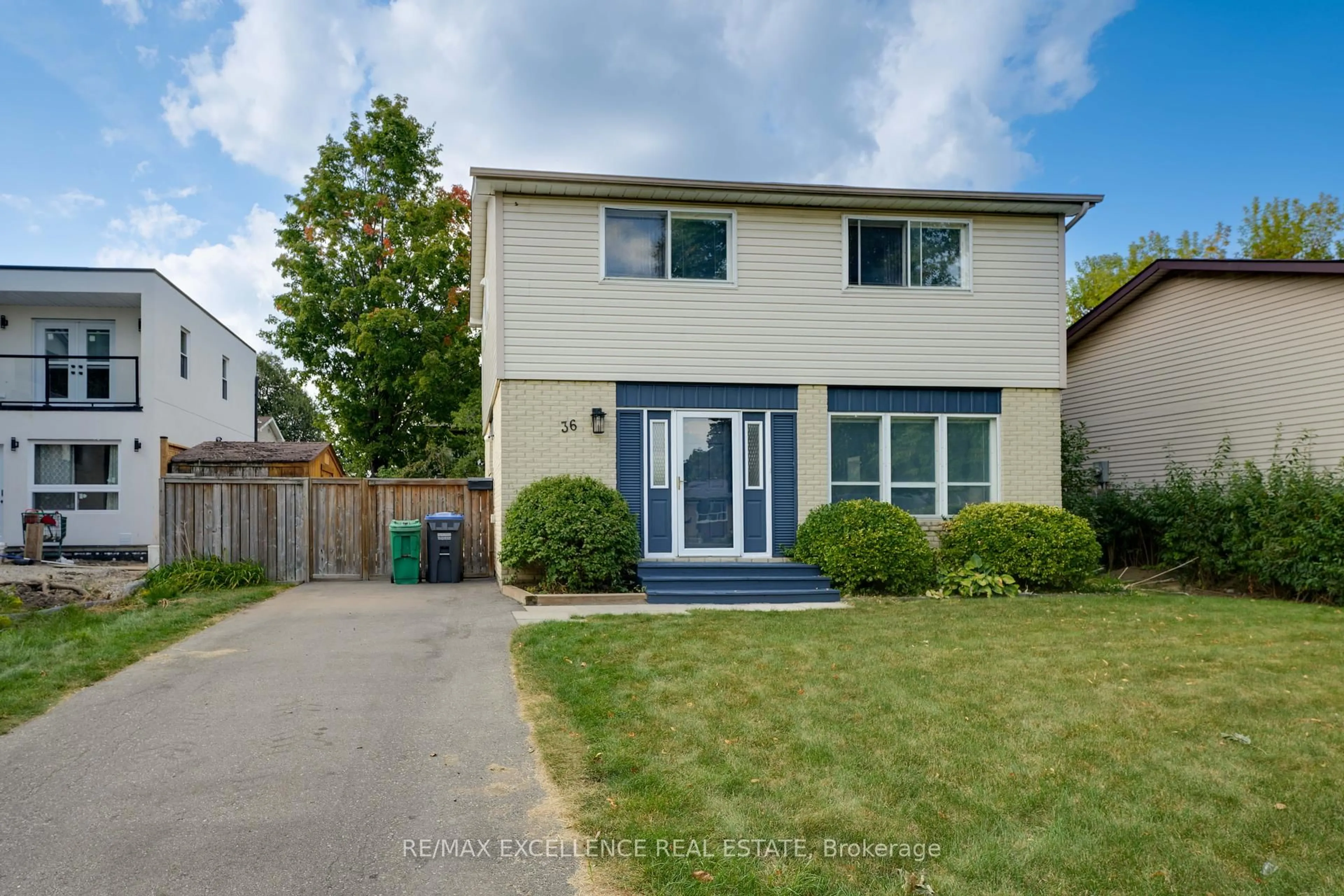 A pic from outside/outdoor area/front of a property/back of a property/a pic from drone, street for 36 Herkley Dr, Brampton Ontario L6V 2E8