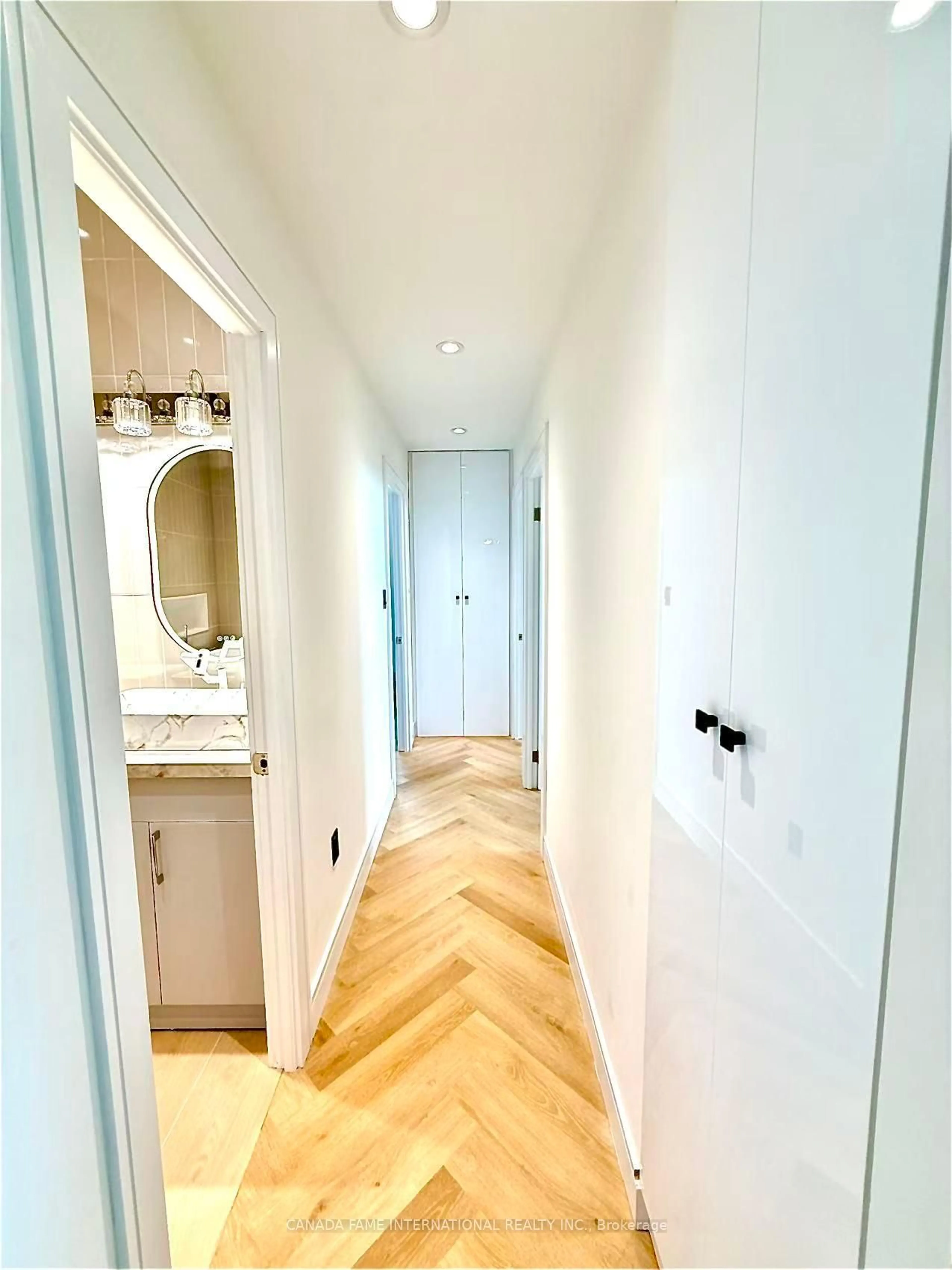 Indoor entryway for 330 Dixon Rd #Ph04, Toronto Ontario M9R 1S9