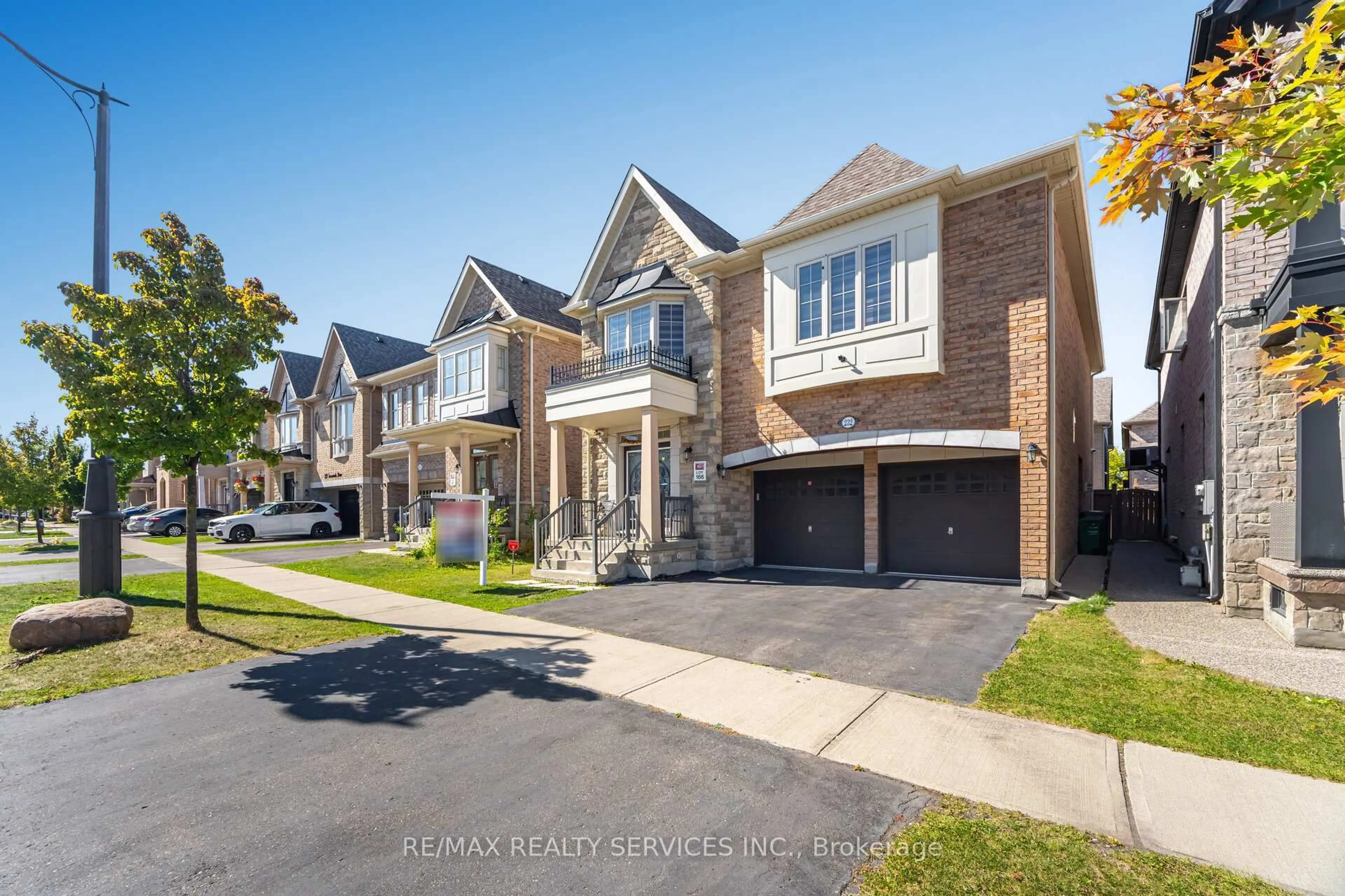 Home with brick exterior material, street for 232 Sussexvale Dr, Brampton Ontario L6R 3S3