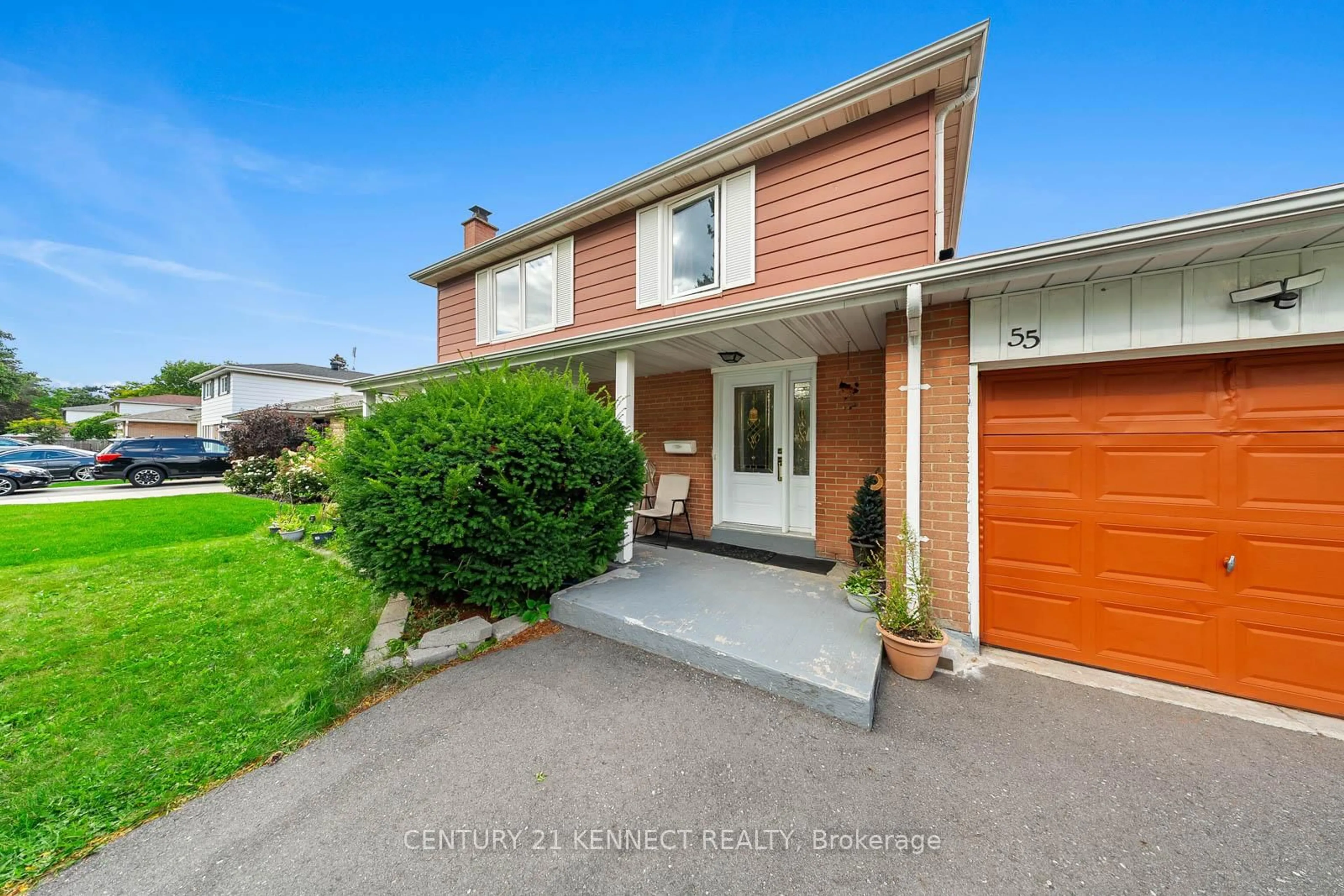 A pic from outside/outdoor area/front of a property/back of a property/a pic from drone, street for 55 Braemar Dr, Brampton Ontario L6T 2L5