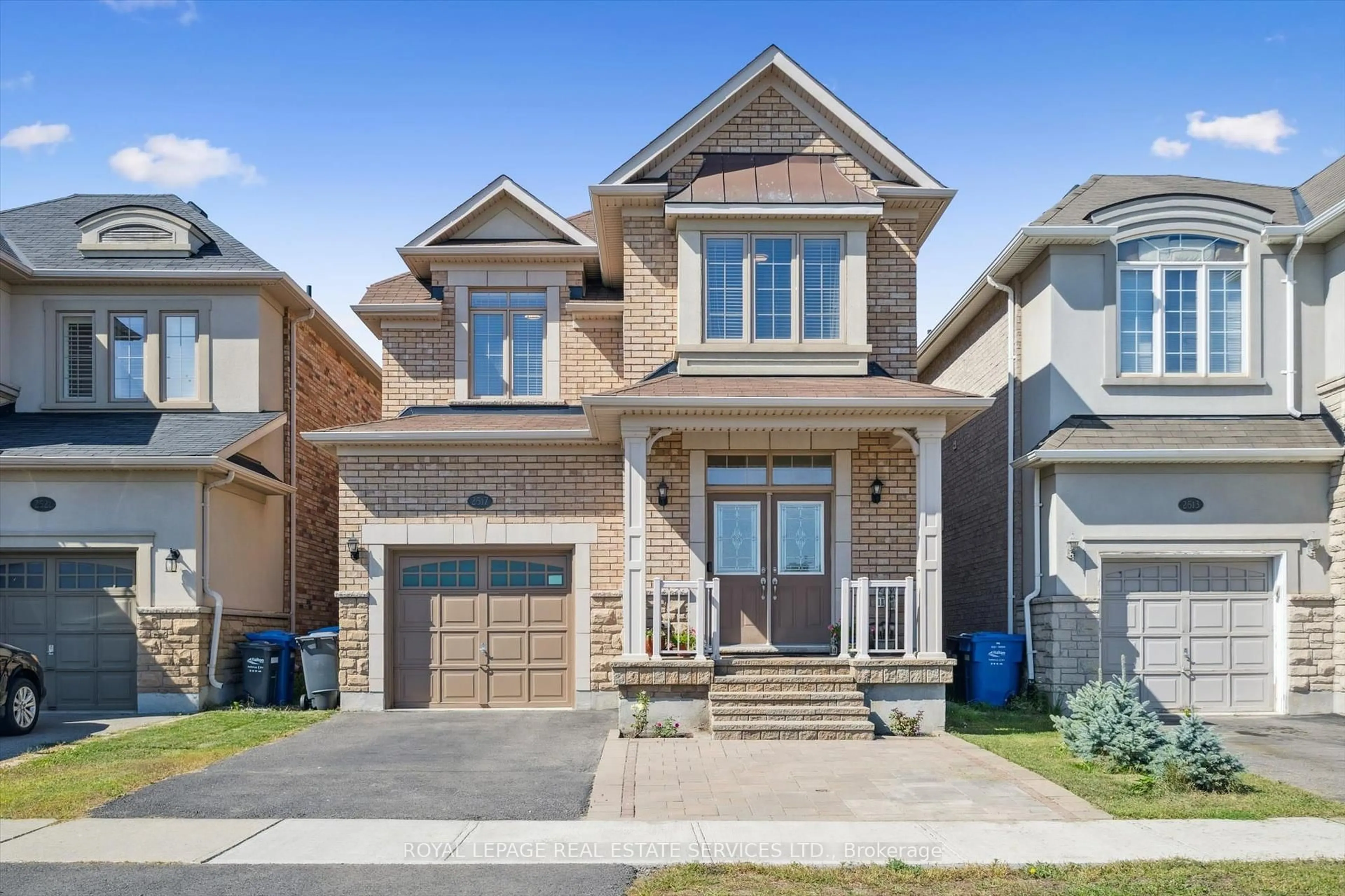 Home with brick exterior material, street for 2517 Pine Glen Rd, Oakville Ontario L6M 0R7