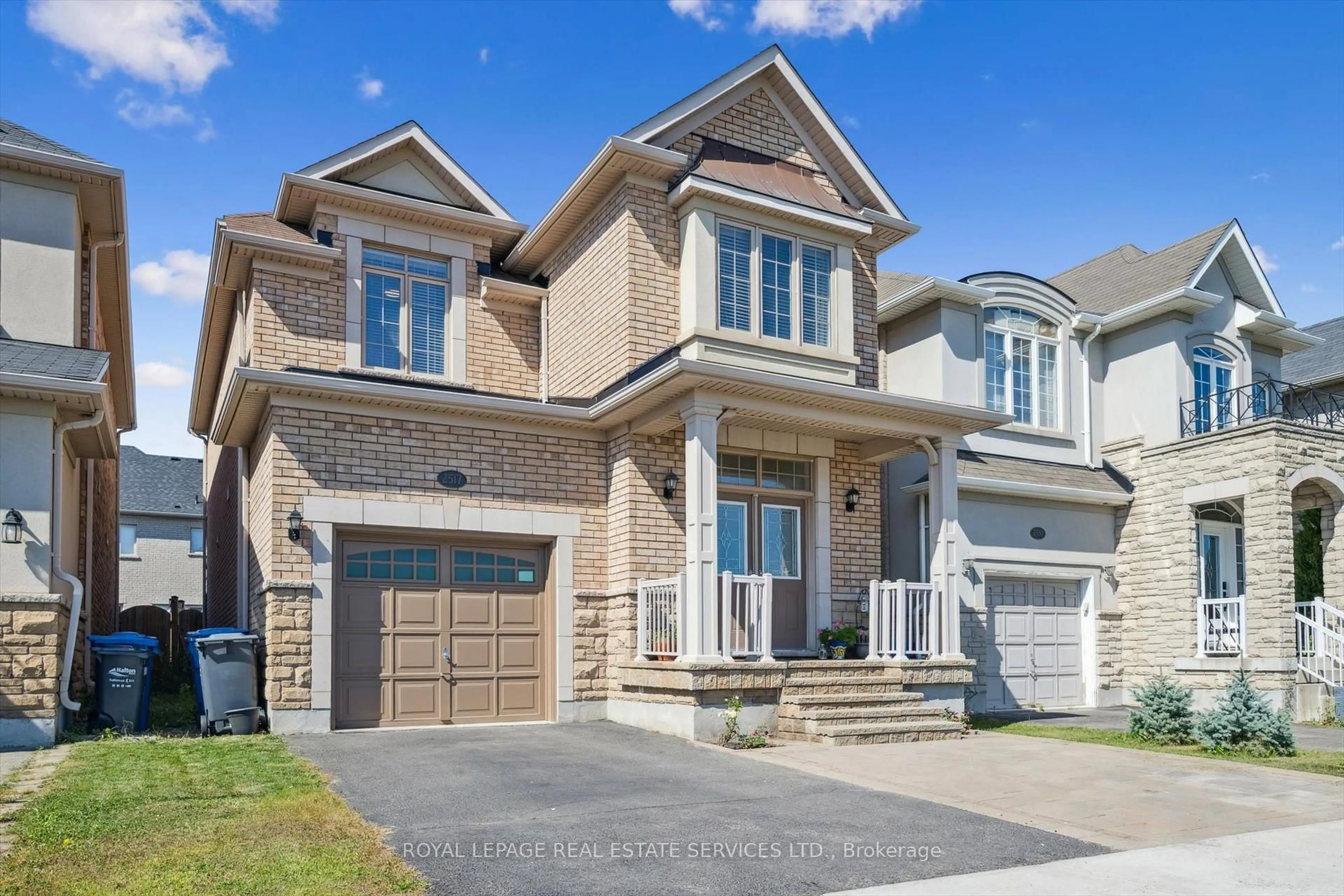 Home with brick exterior material, street for 2517 Pine Glen Rd, Oakville Ontario L6M 0R7