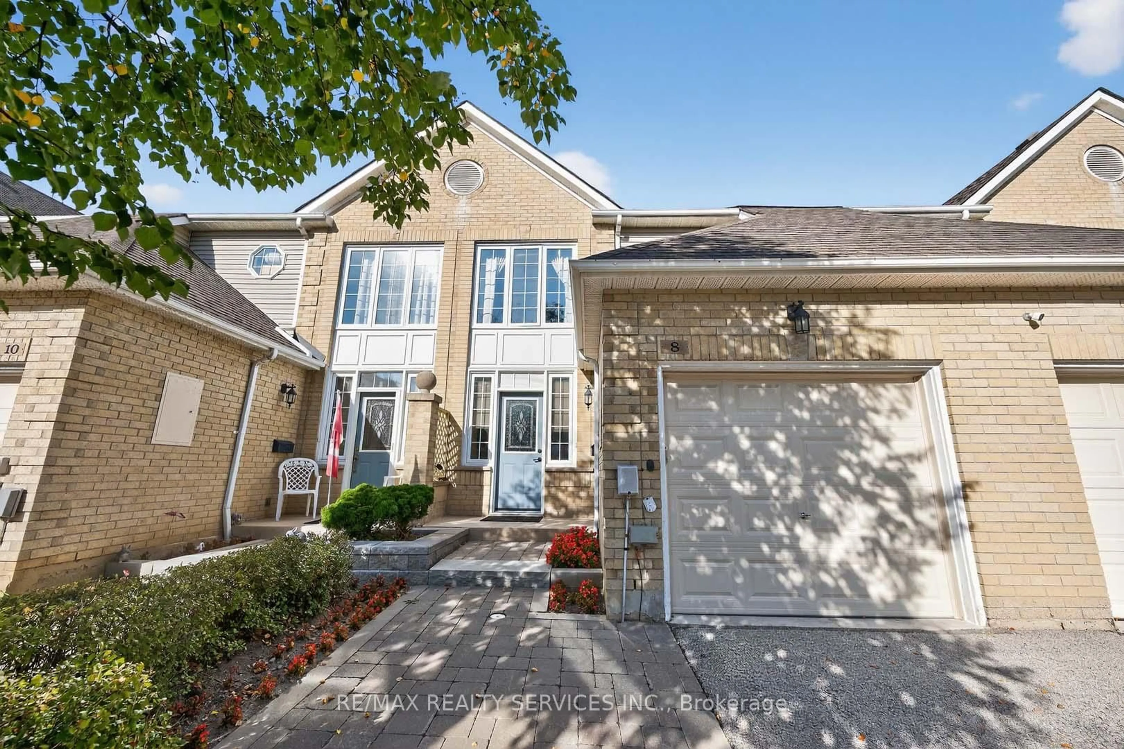 Home with brick exterior material, street for 8 Hartnell Sq, Brampton Ontario L6S 5W7
