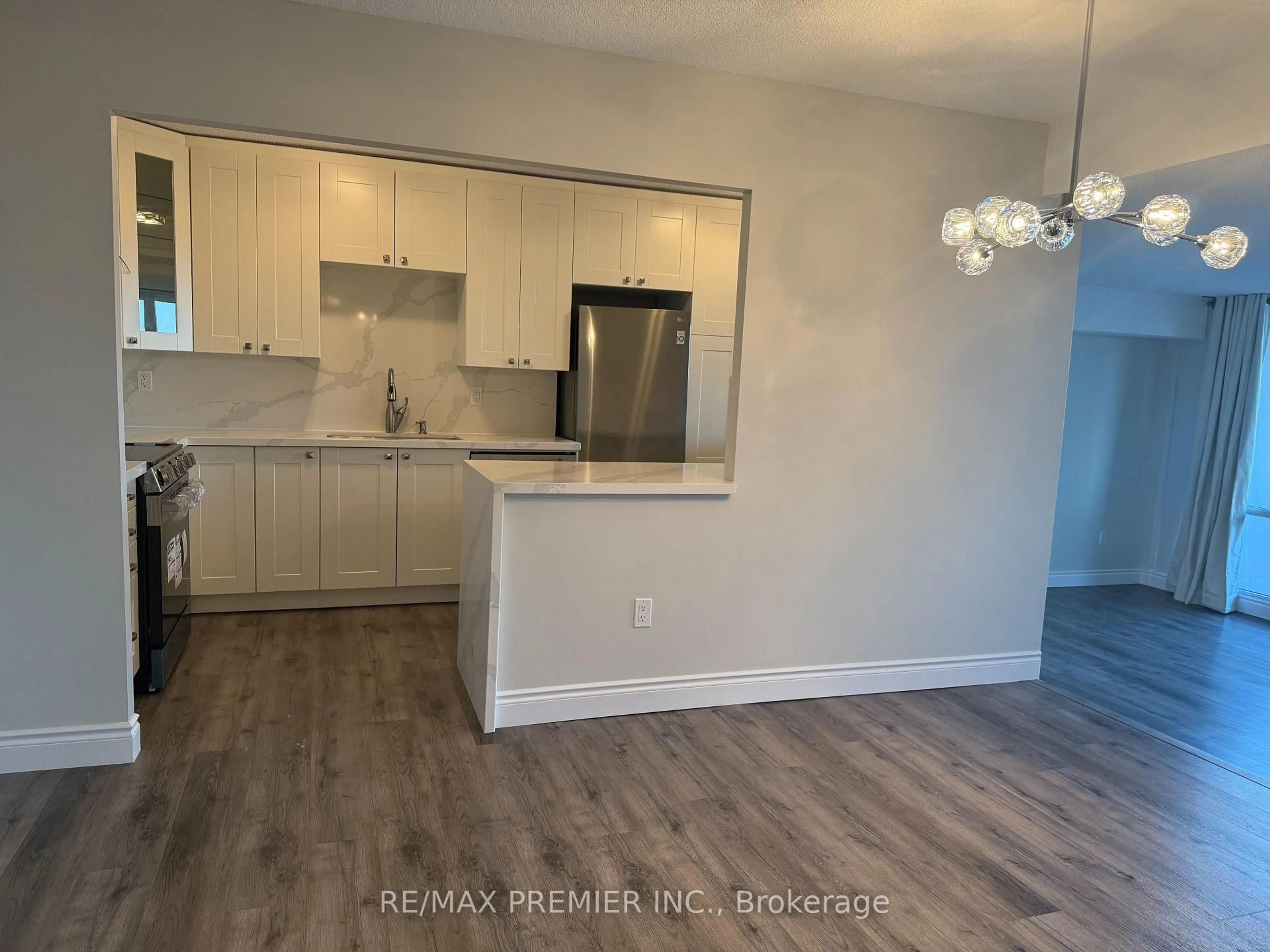 Open concept kitchen, unknown for 260 Scarlett Rd #1105, Toronto Ontario M6N 4X6