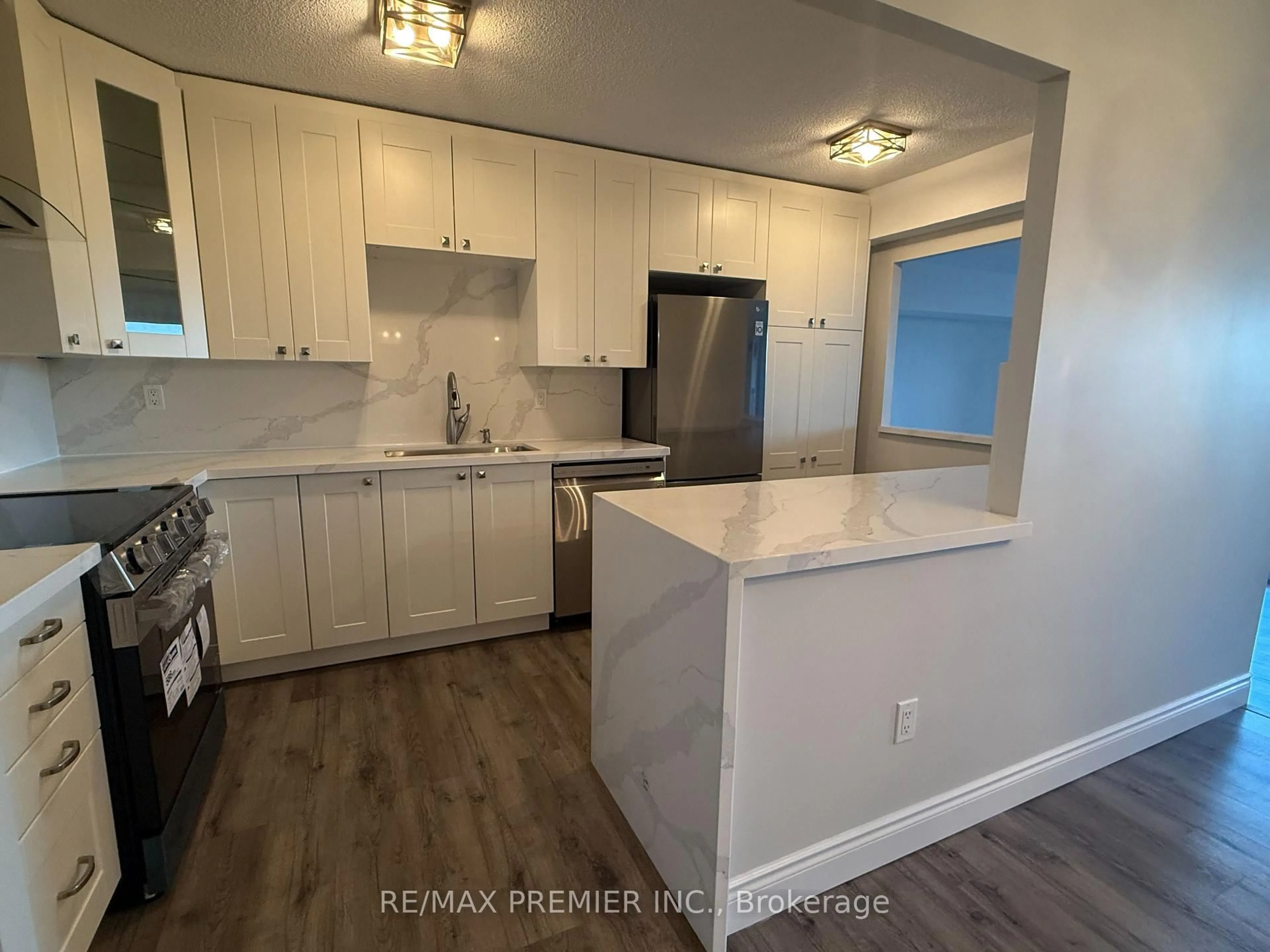 Open concept kitchen, unknown for 260 Scarlett Rd #1105, Toronto Ontario M6N 4X6