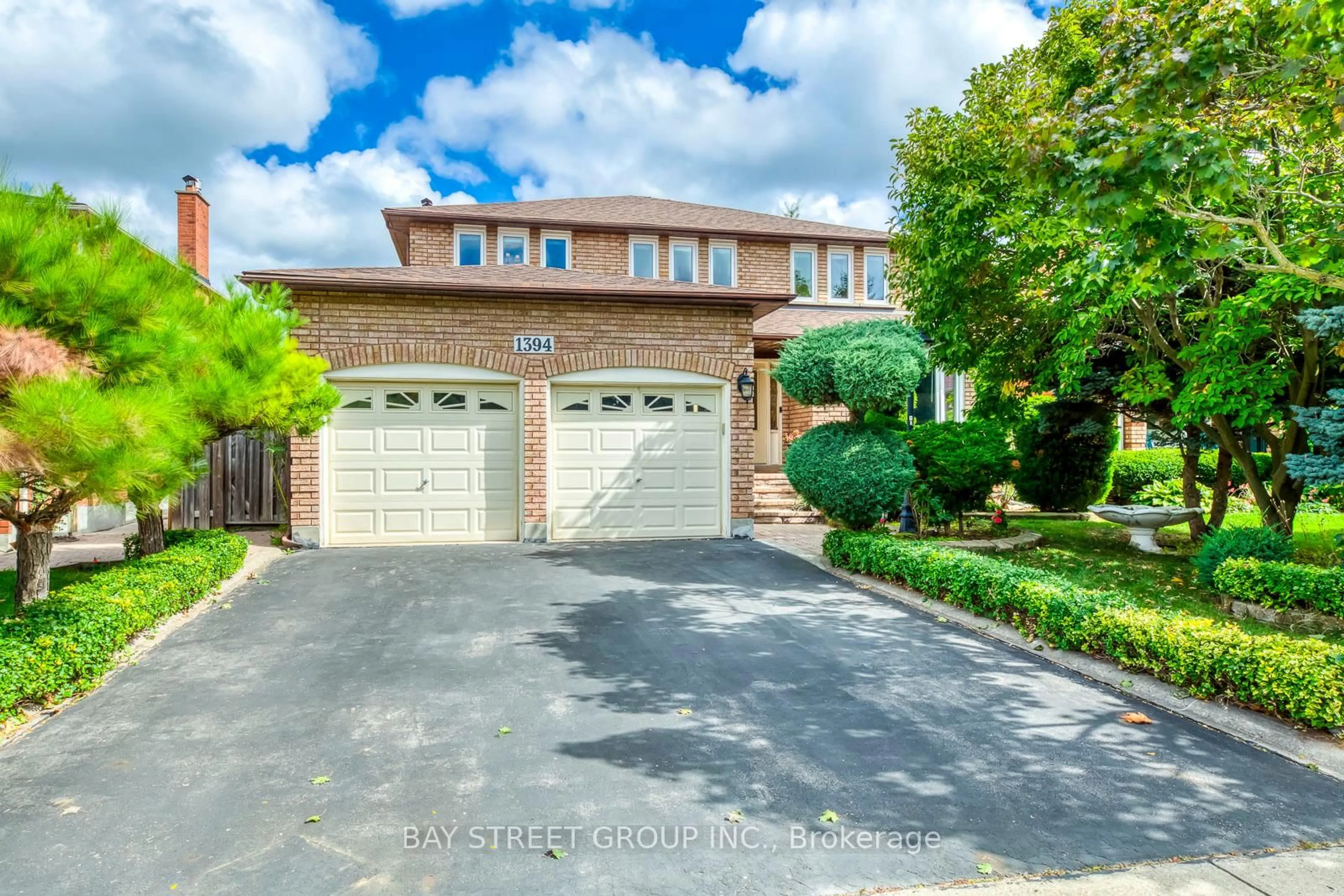Home with brick exterior material, street for 1394 Peartree Circ, Oakville Ontario L6M 2J1