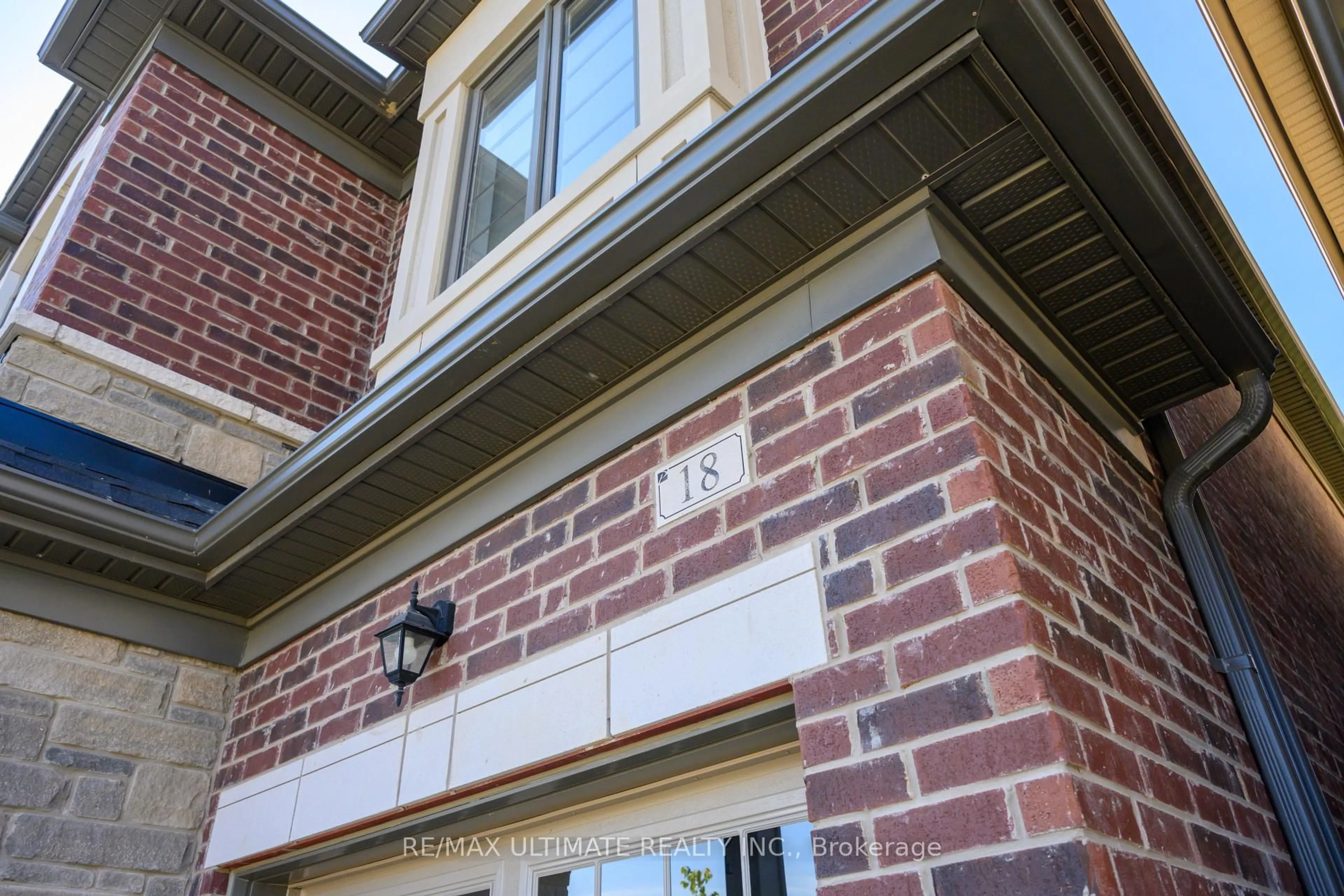 Home with brick exterior material, building for 18 Thresher St, Brampton Ontario L6Z 3N1