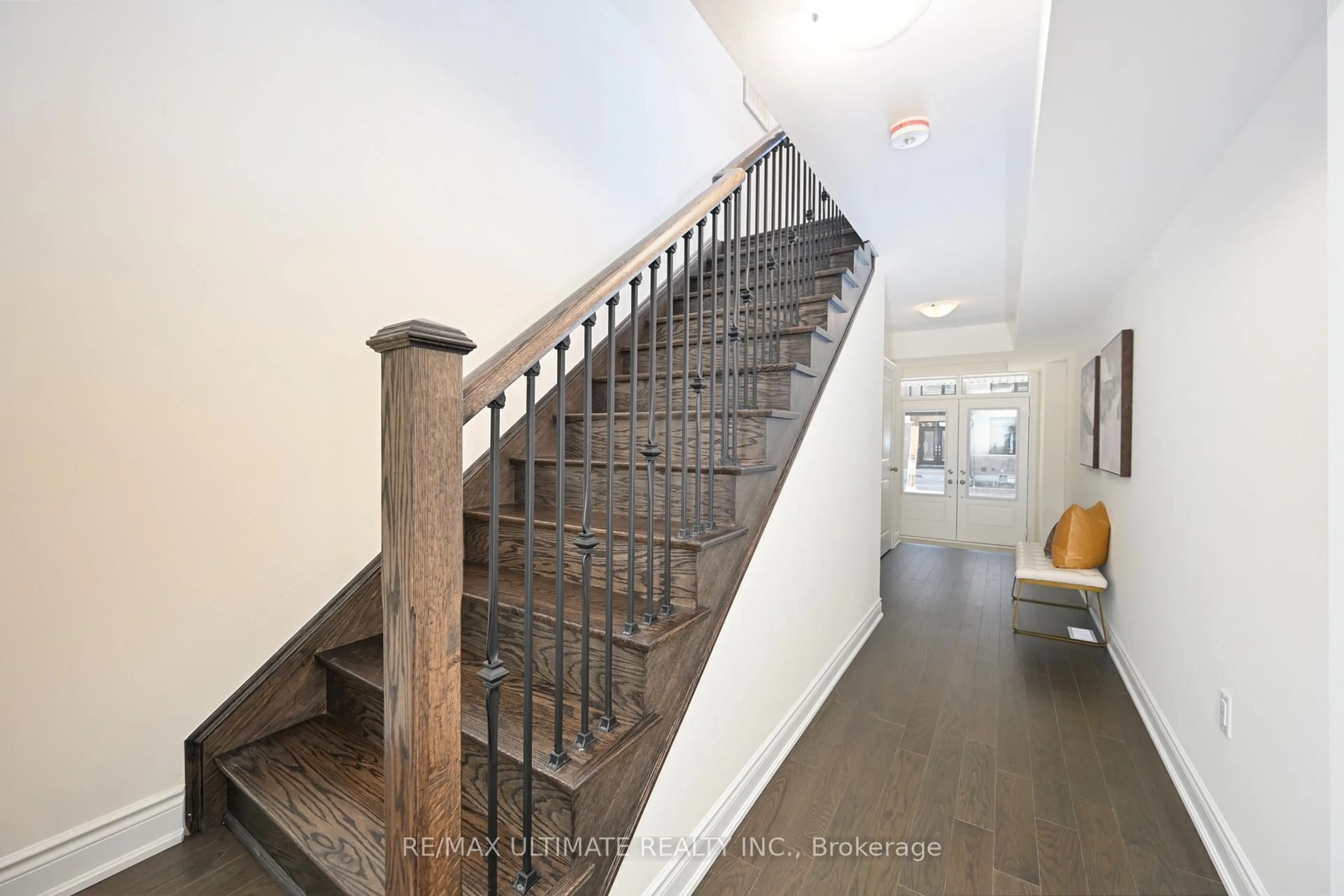 Stairs for 33 Bonnington Dr, Brampton Ontario L7A 5M1