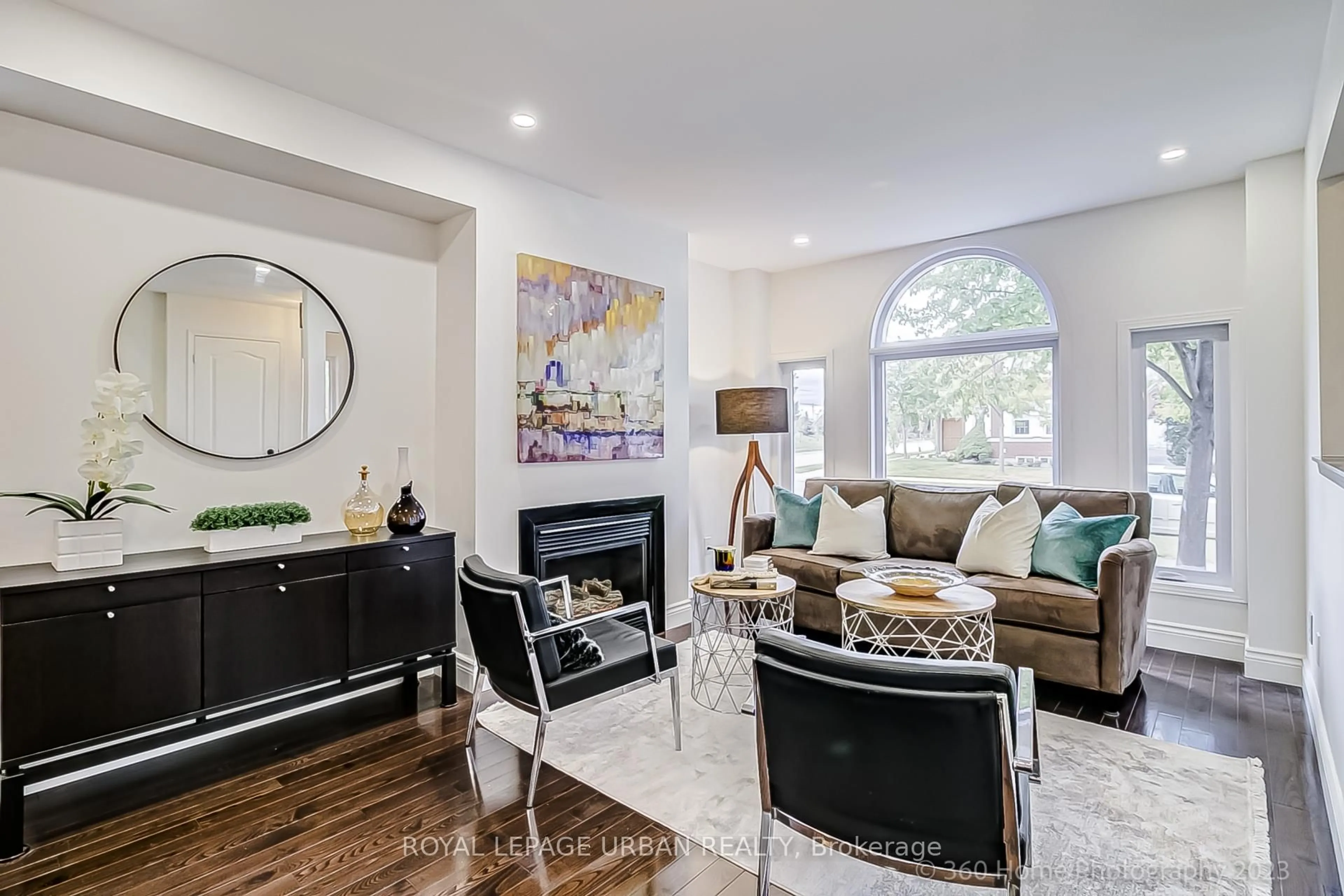 Living room with furniture, unknown for 165 Westfield Tr, Oakville Ontario L6H 6H7