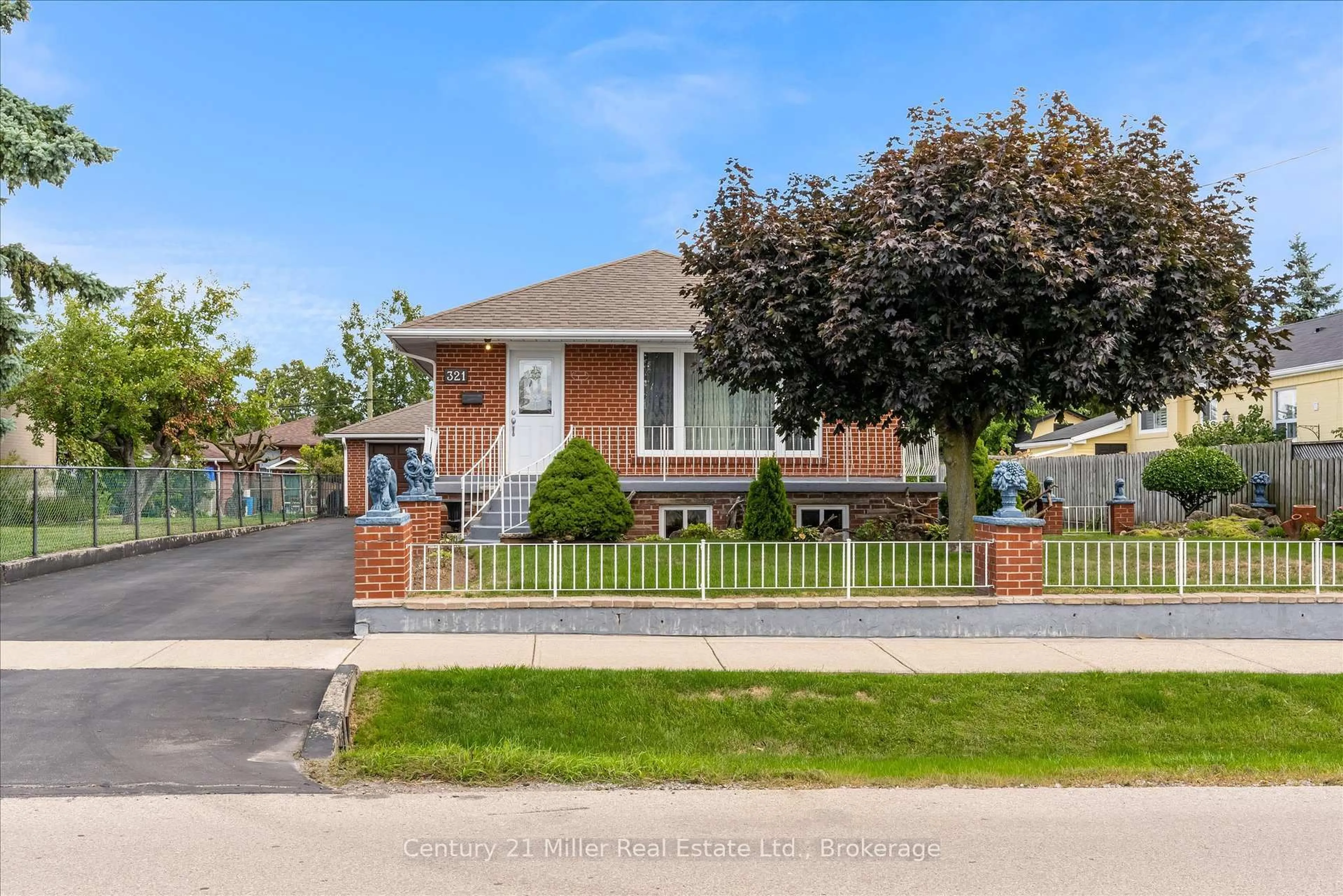 Home with brick exterior material, street for 321 Southview Rd, Oakville Ontario L6K 2P7