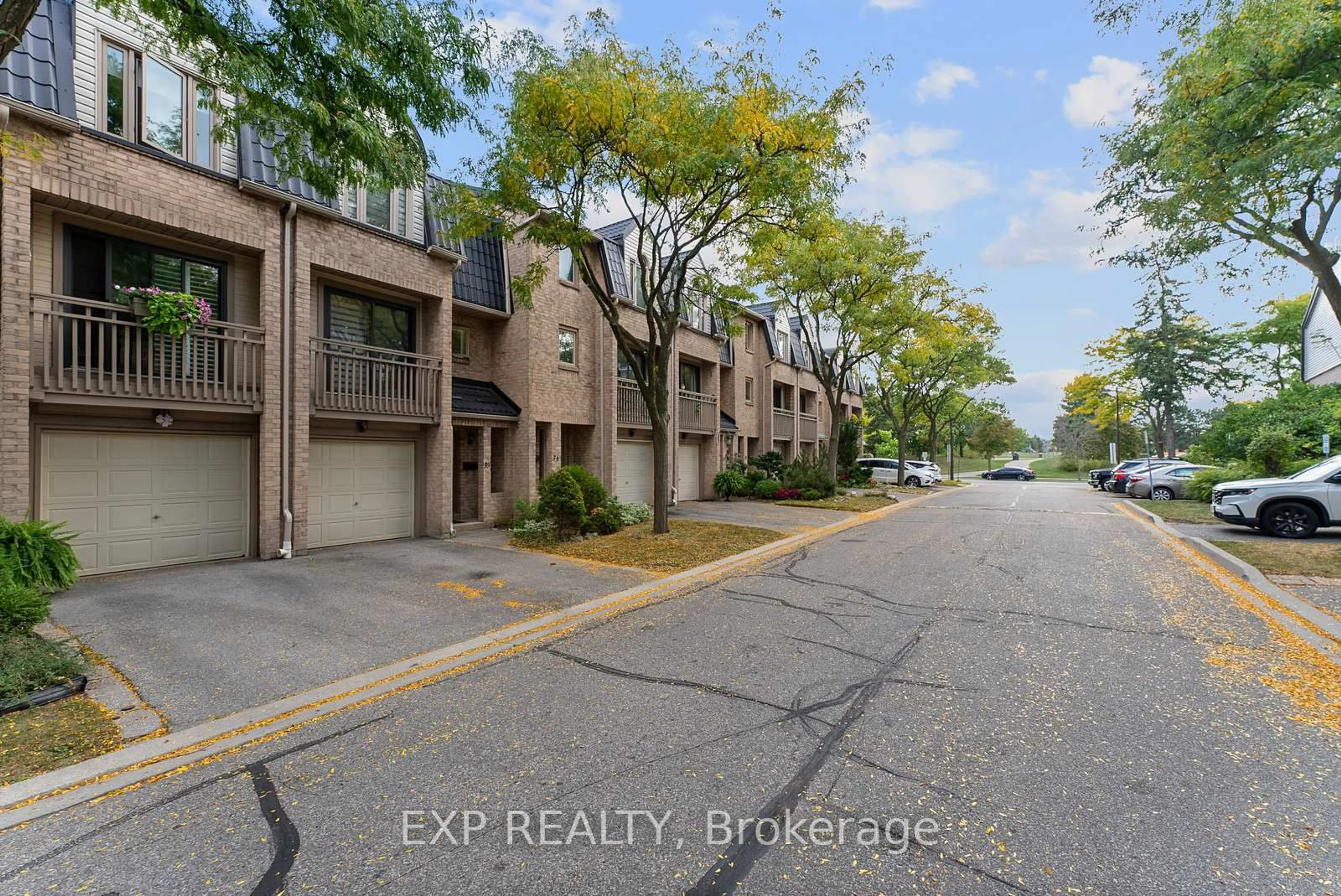 A pic from outside/outdoor area/front of a property/back of a property/a pic from drone, street for 4101 Westminster Pl #35, Mississauga Ontario L4W 4X4