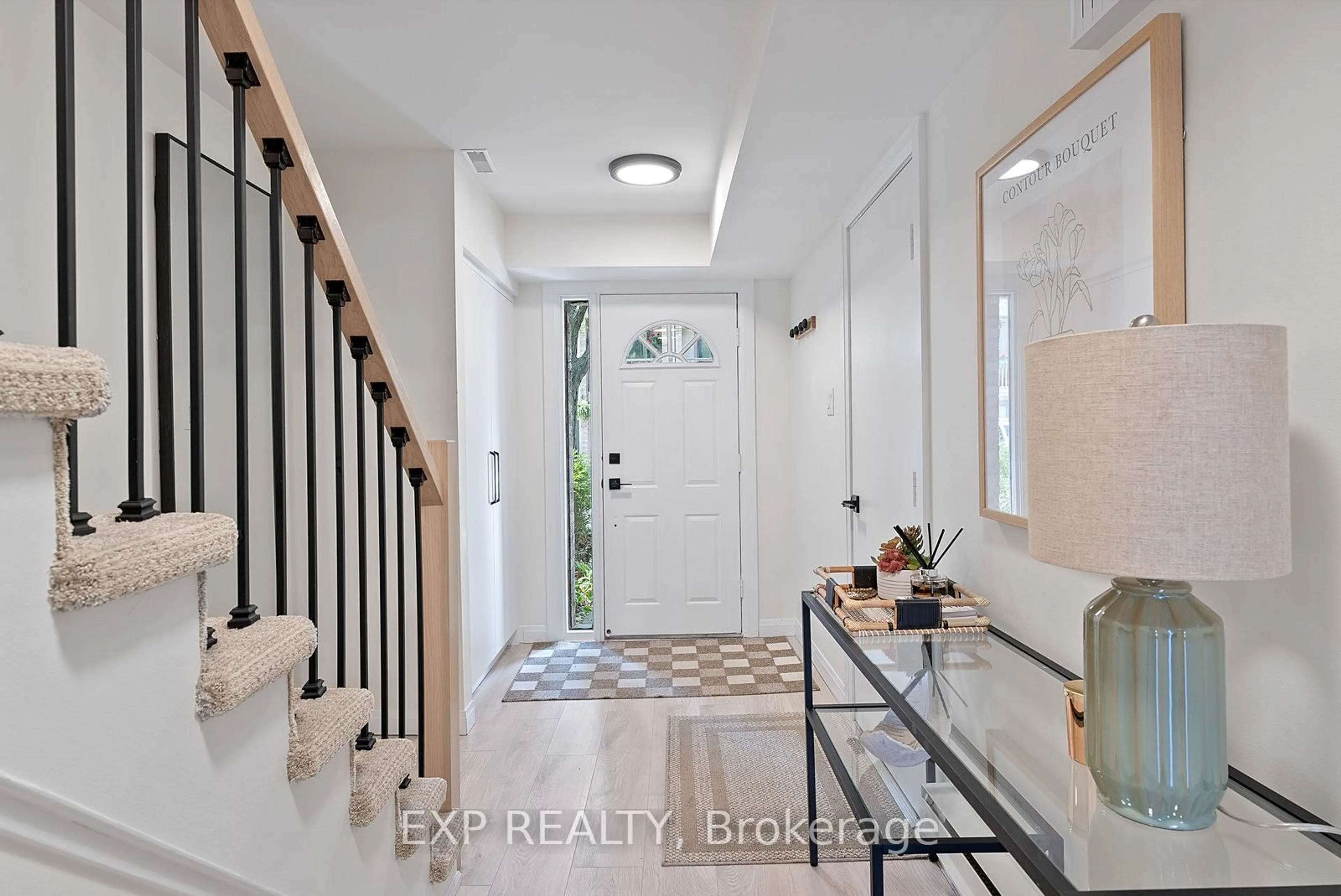 Indoor entryway for 4101 Westminster Pl #35, Mississauga Ontario L4W 4X4