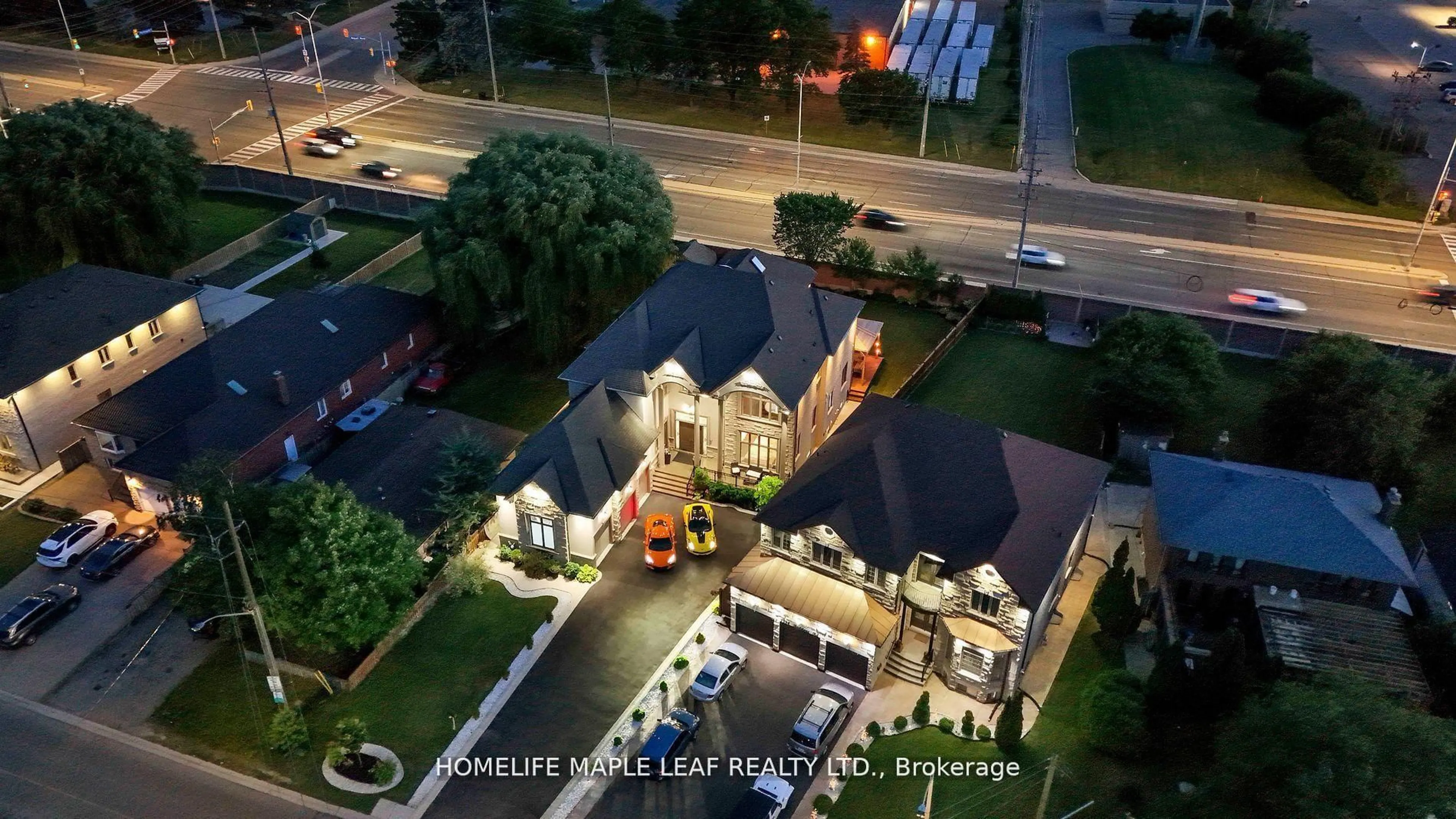 A pic from outside/outdoor area/front of a property/back of a property/a pic from drone, city buildings view from balcony for 7588 Redstone Rd, Mississauga Ontario L4T 2B9