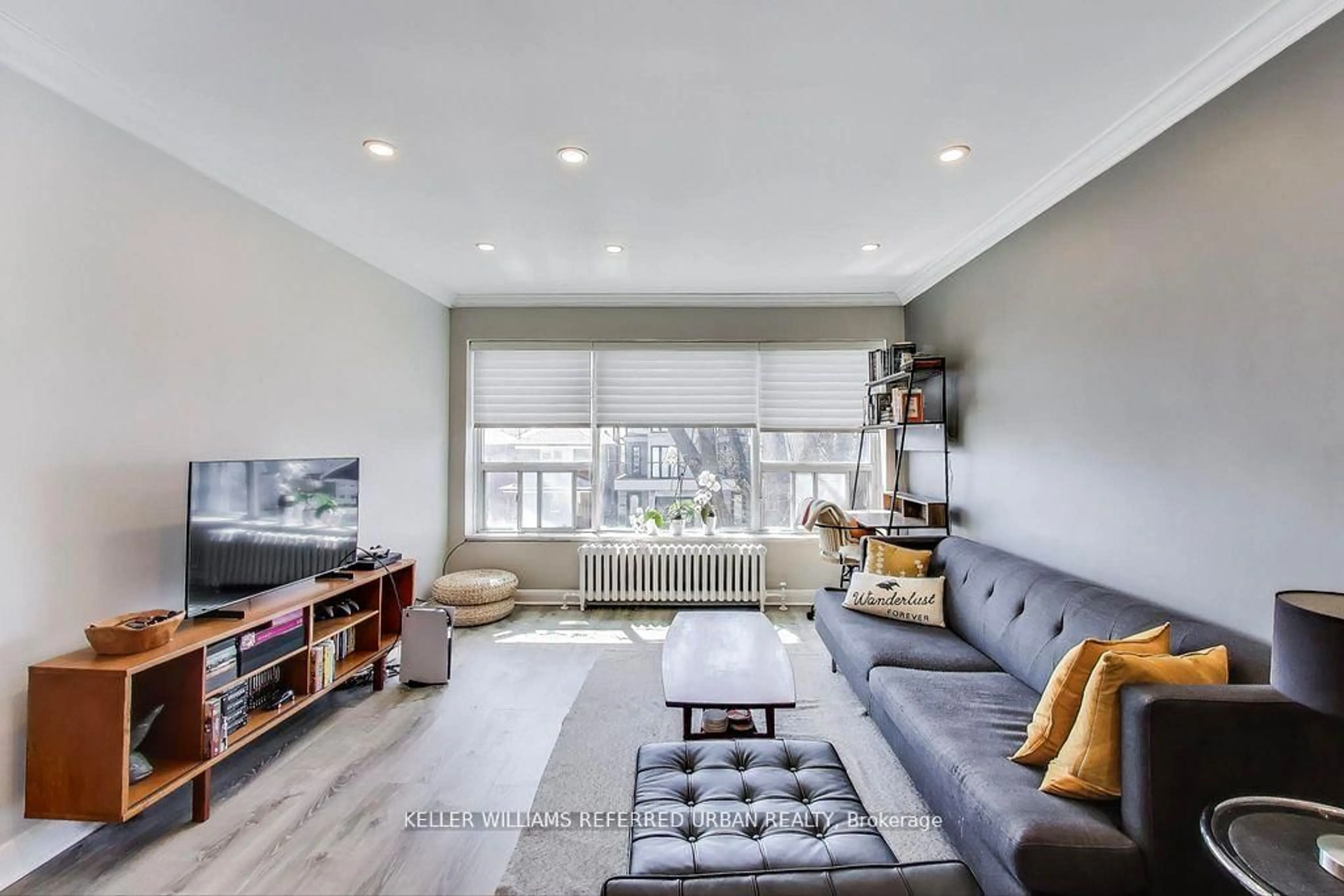 Living room with furniture, unknown for 342 Hopewell Ave, Toronto Ontario M6E 2S2