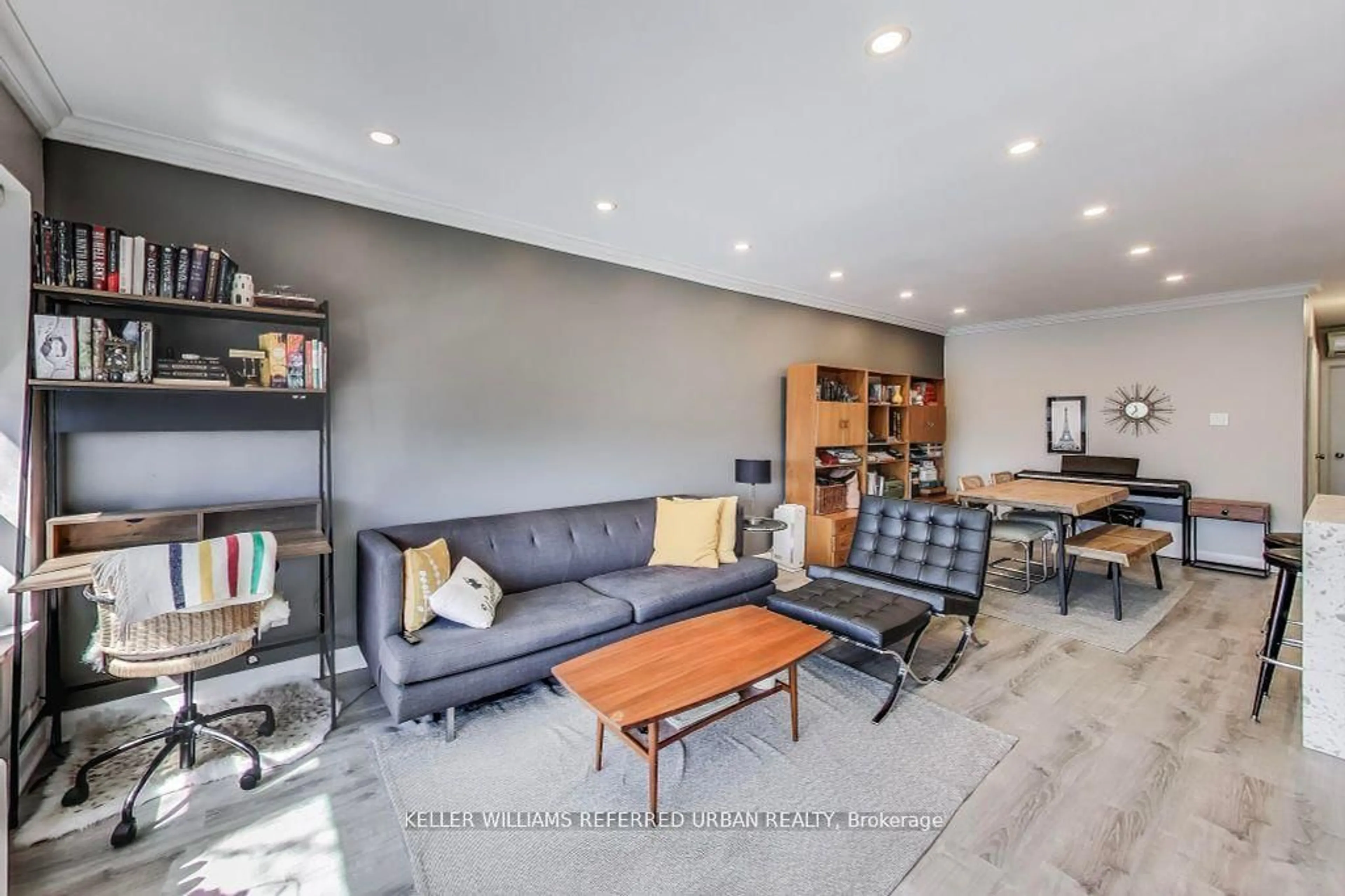 Living room with furniture, unknown for 342 Hopewell Ave, Toronto Ontario M6E 2S2