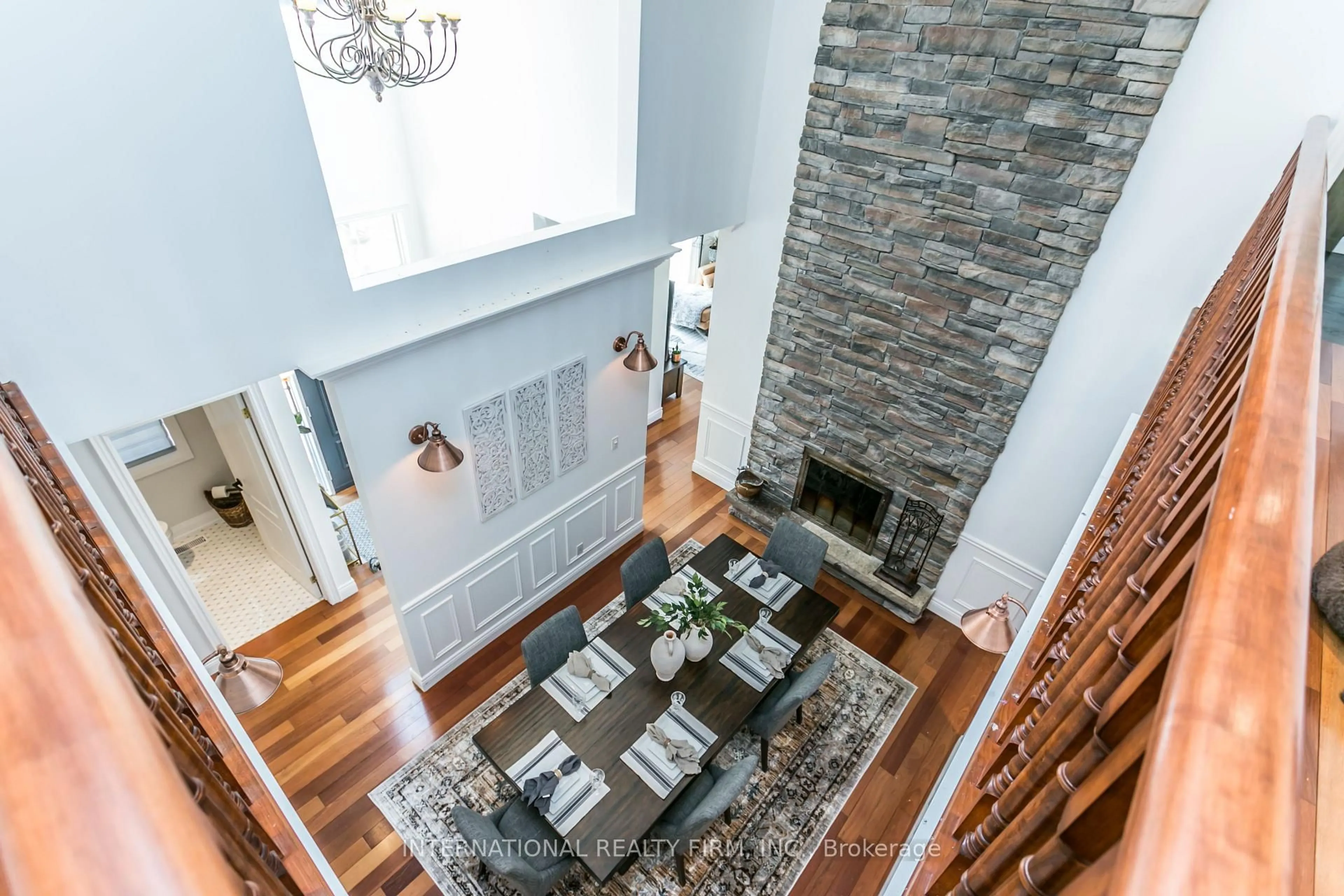 Indoor foyer for 1231 Martins Blvd, Brampton Ontario L6Y 0A1