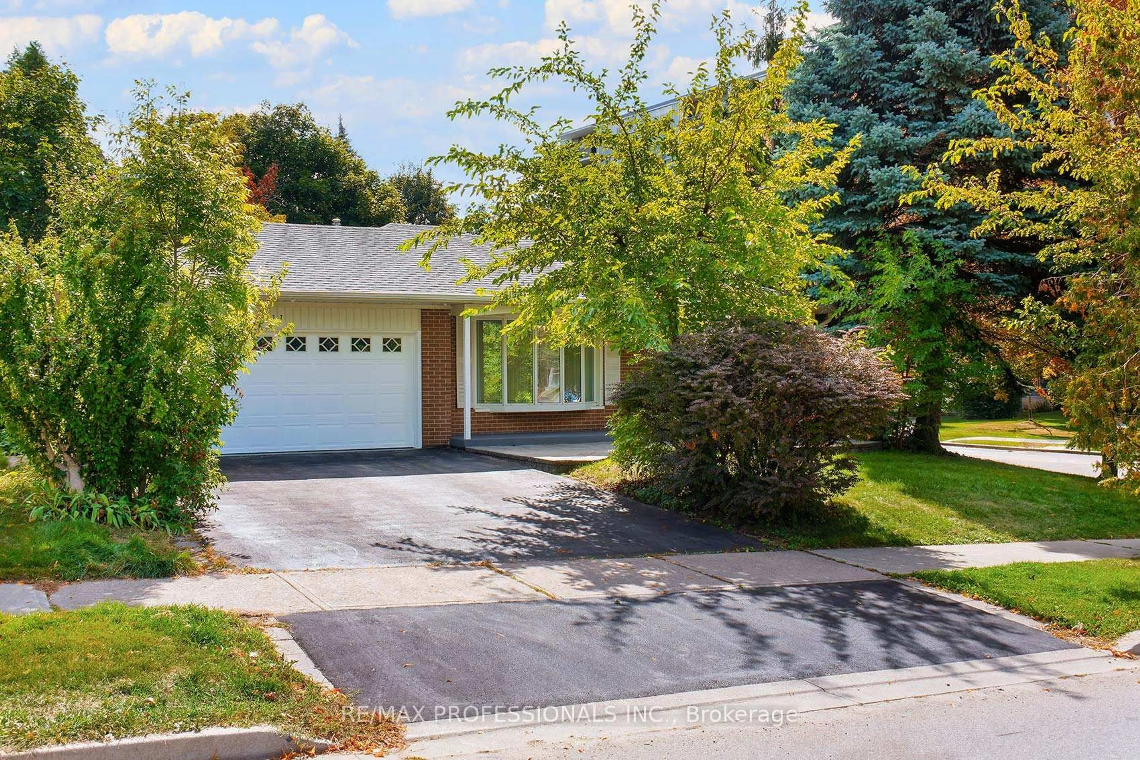 Home with vinyl exterior material, street for 37 Sunplains Cres, Toronto Ontario M9C 1M4