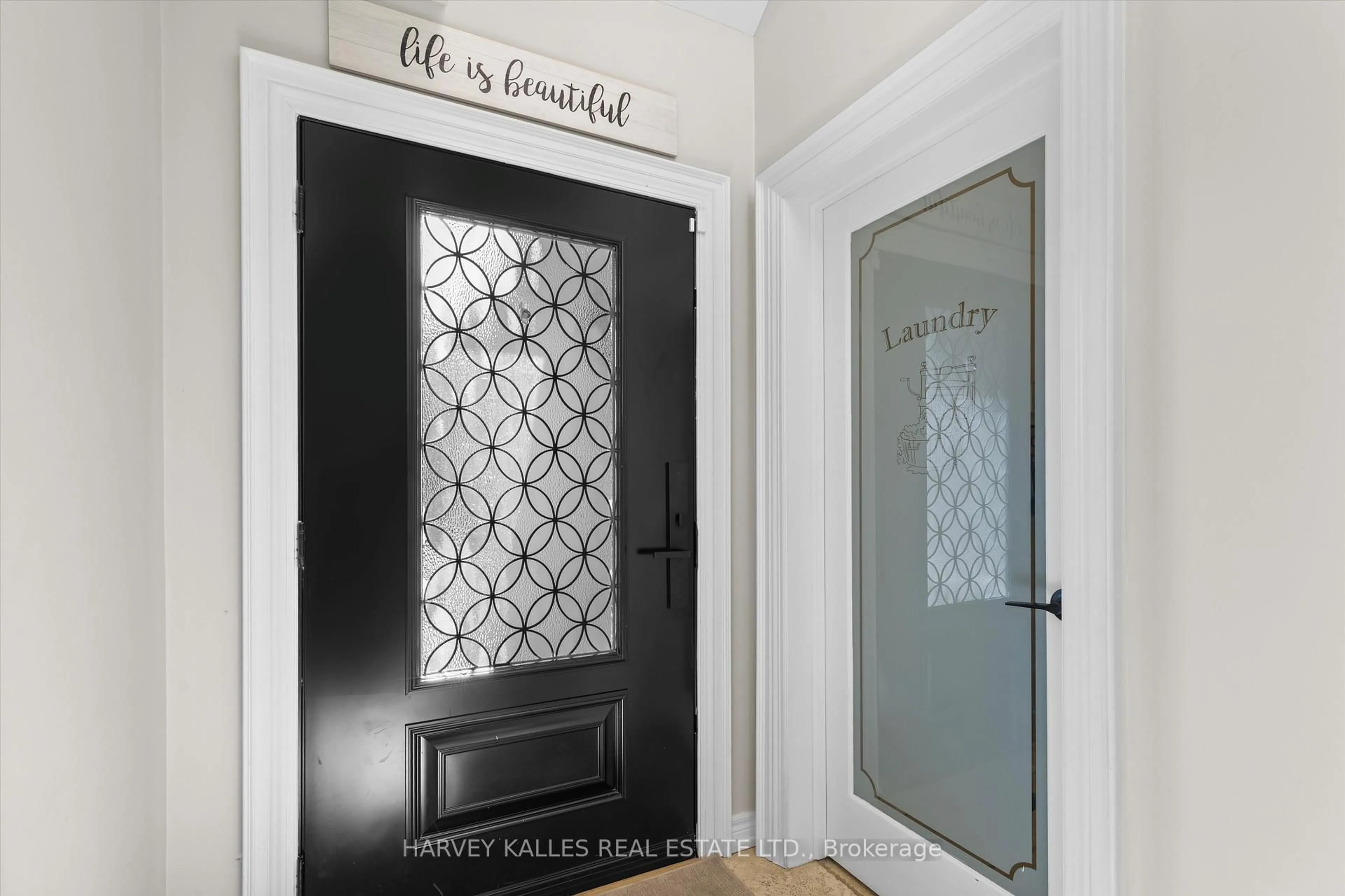 Indoor entryway for 135 Riverwood Terr, Caledon Ontario L7E 1S5