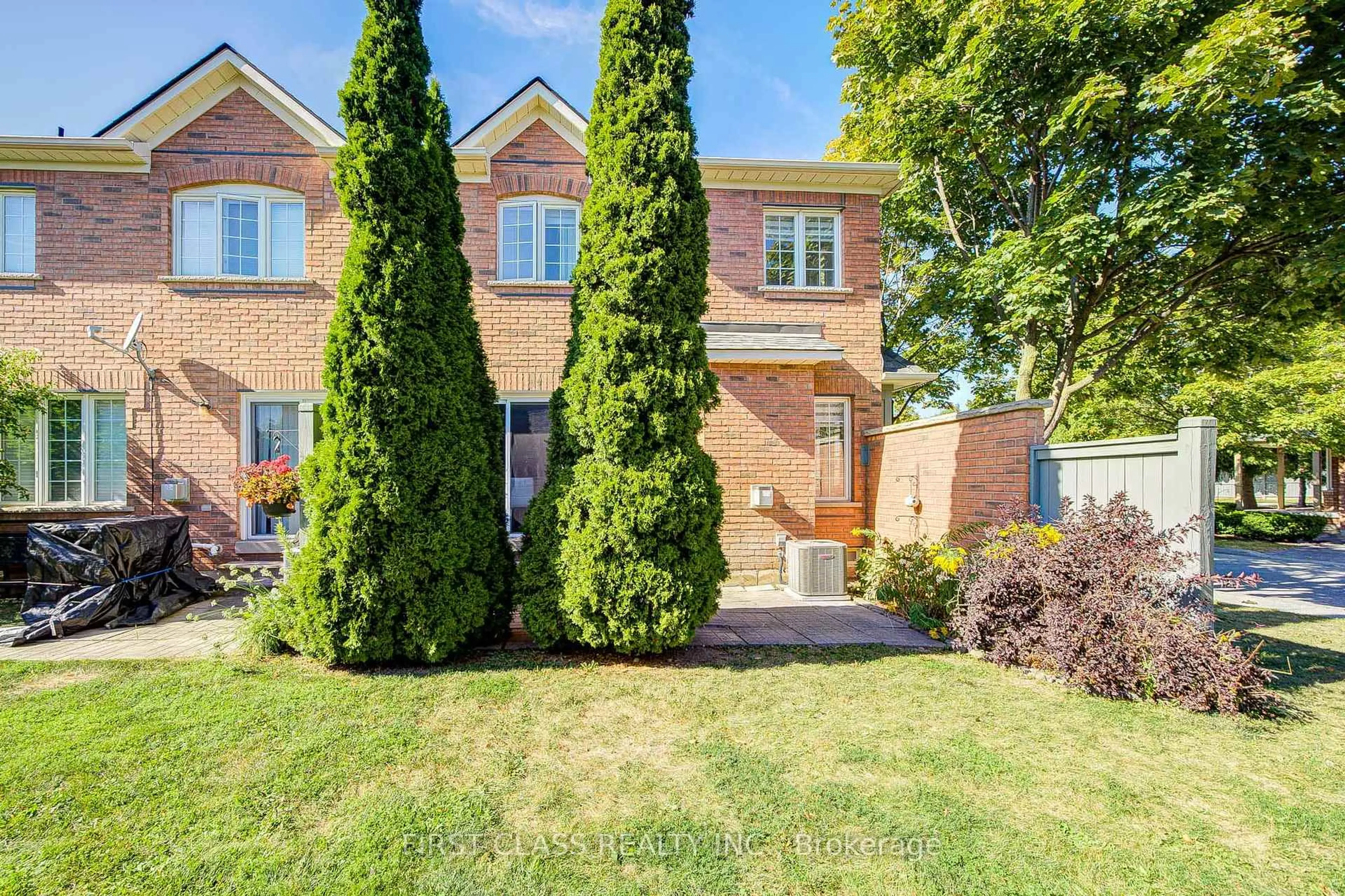 Home with brick exterior material, street for 2665 Thomas St #59, Mississauga Ontario L5M 6G6
