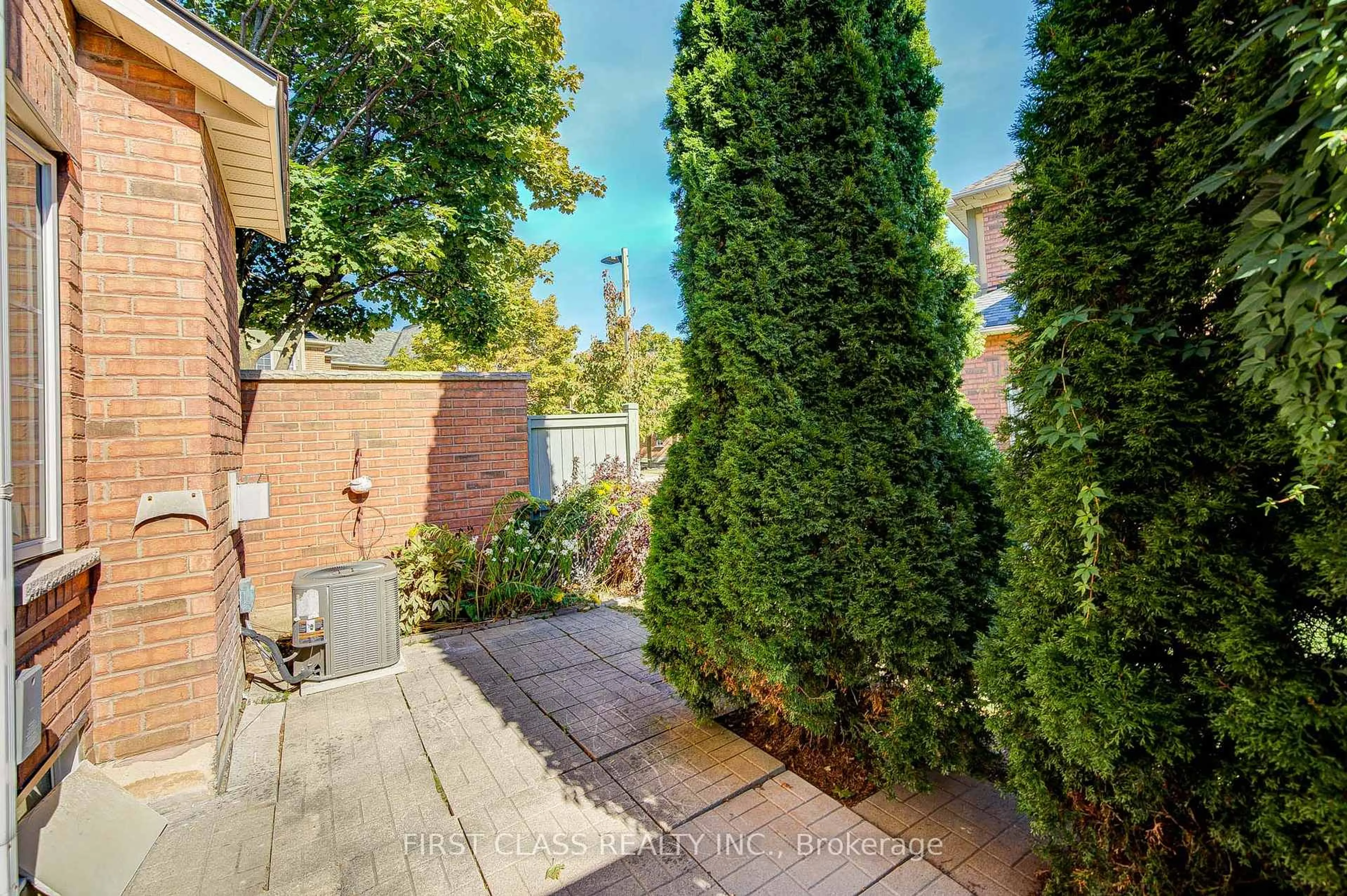 Patio, street for 2665 Thomas St #59, Mississauga Ontario L5M 6G6