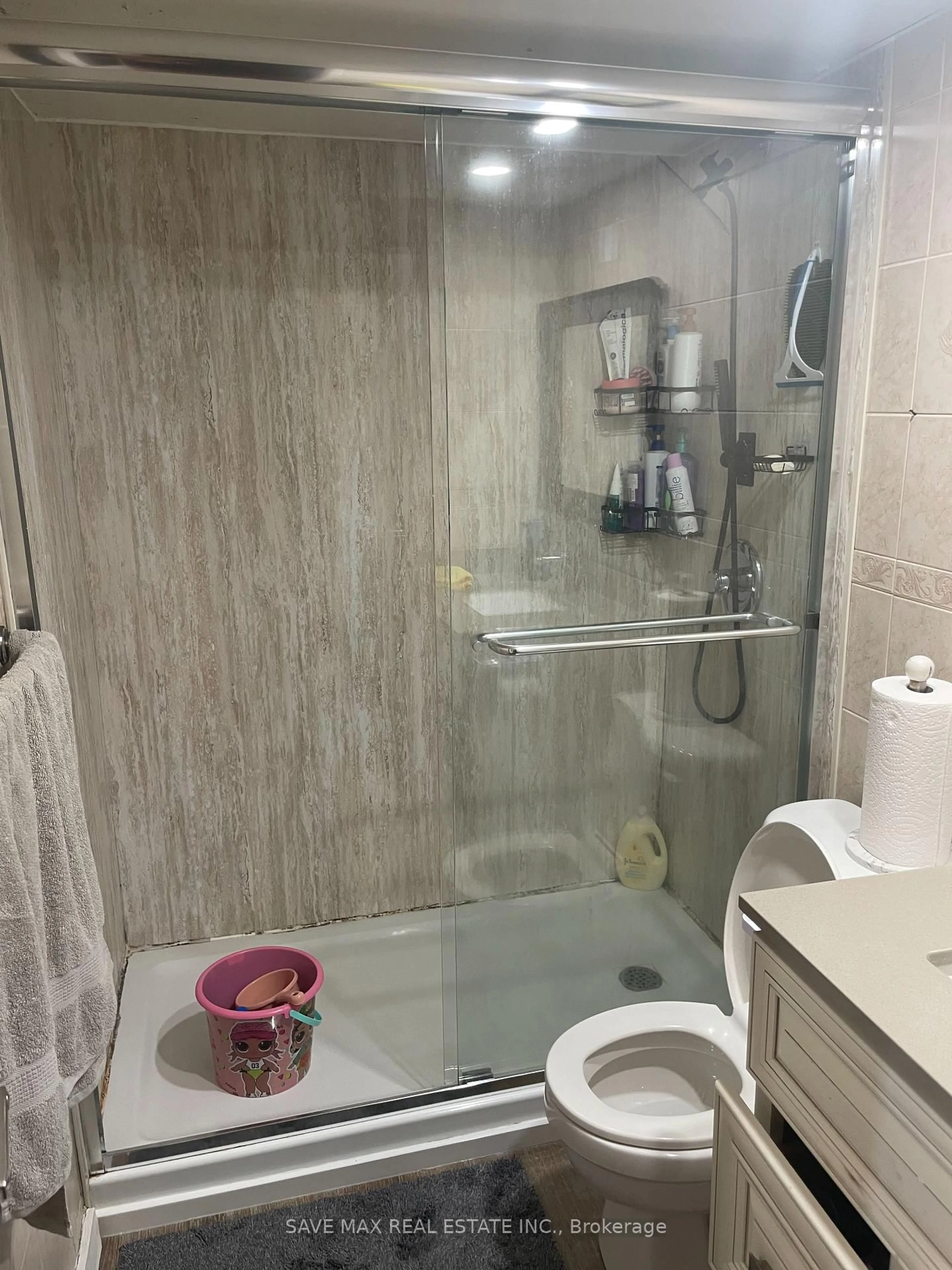 Standard bathroom, unknown for 2645 Jane St #507, Toronto Ontario M3L 2J3