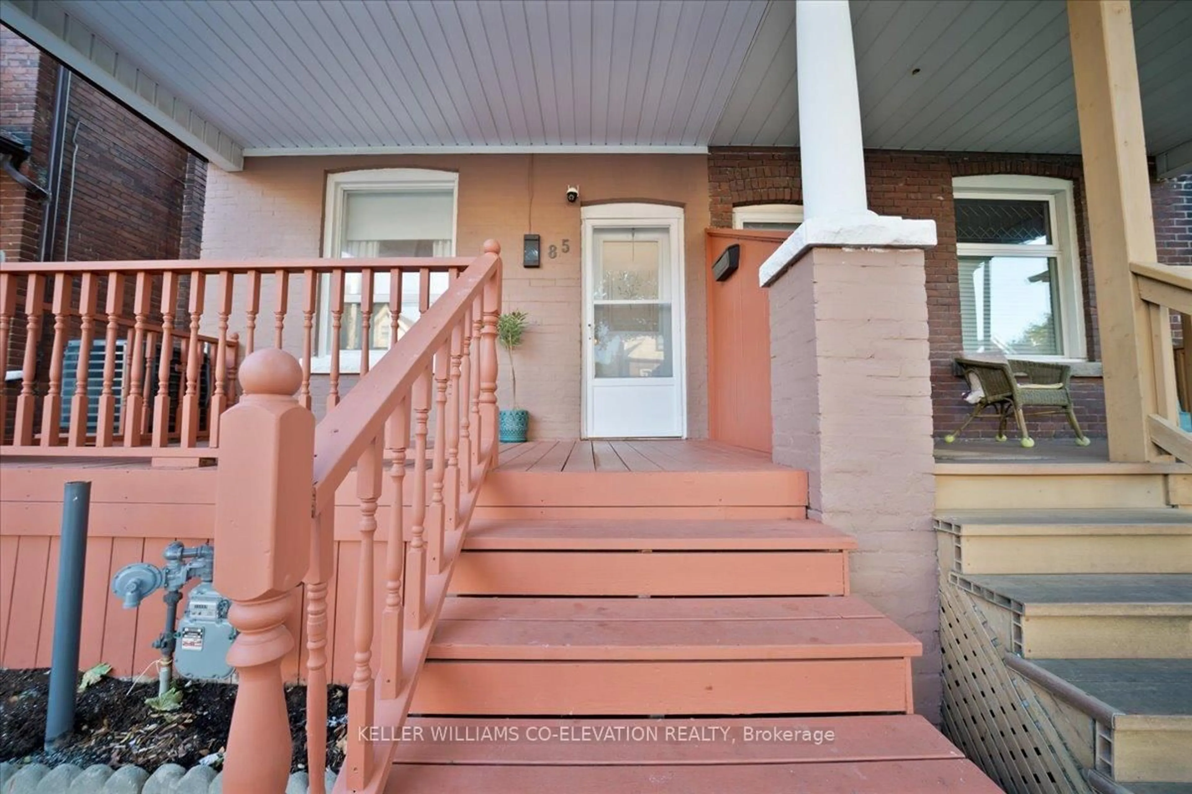 Indoor entryway for 85 Emerson Ave, Toronto Ontario M6H 3S7