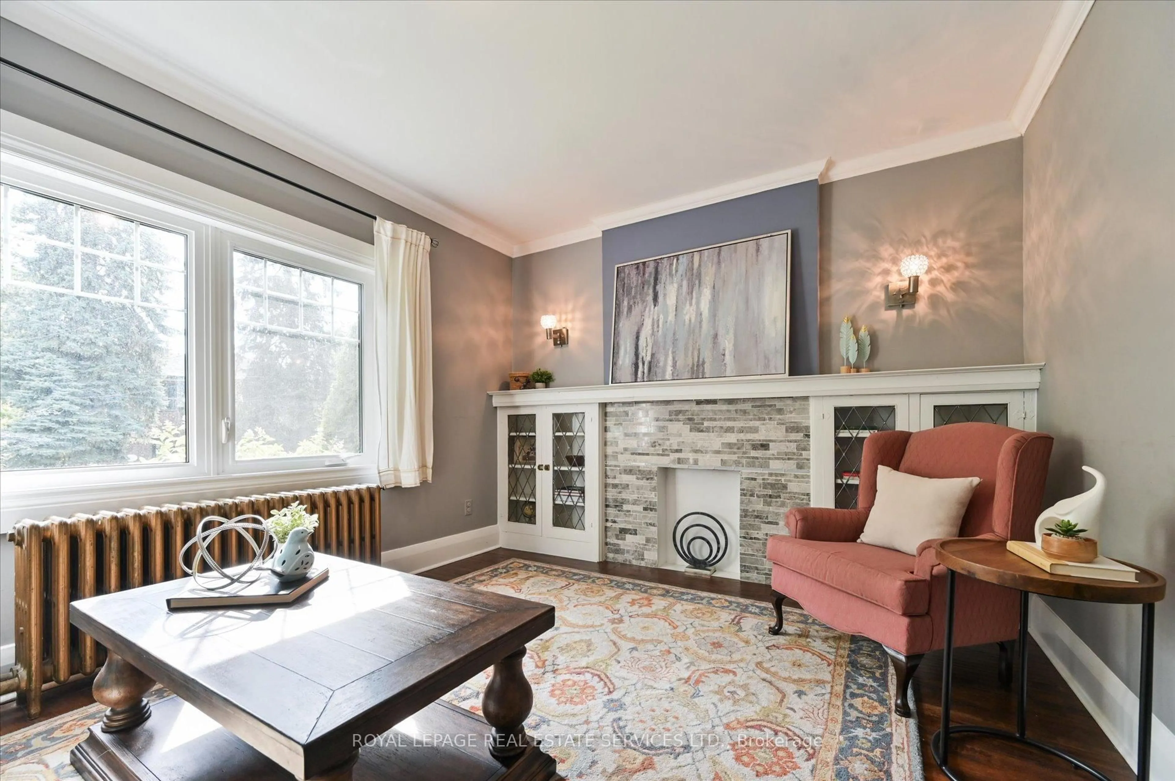 Living room with furniture, unknown for 11 King Street Cres, Toronto Ontario M9N 1K7