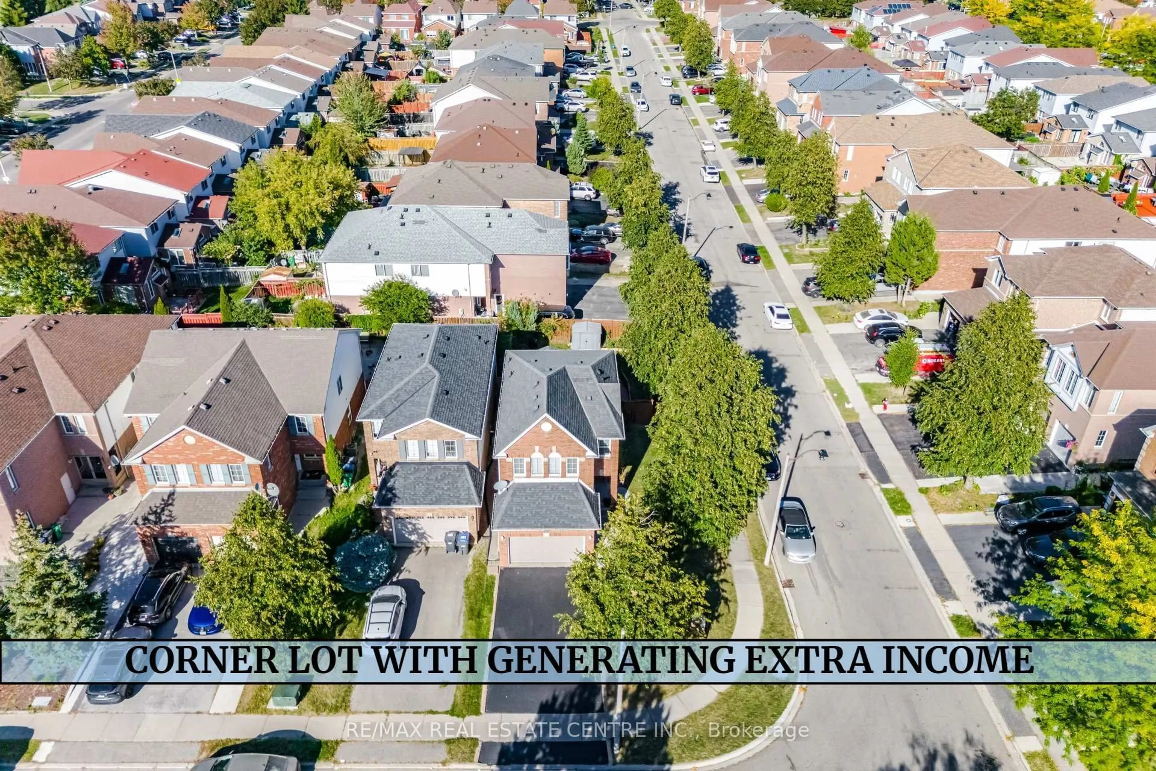 A pic from outside/outdoor area/front of a property/back of a property/a pic from drone, unknown for 16 Feathertop Lane, Brampton Ontario L6R 1W9