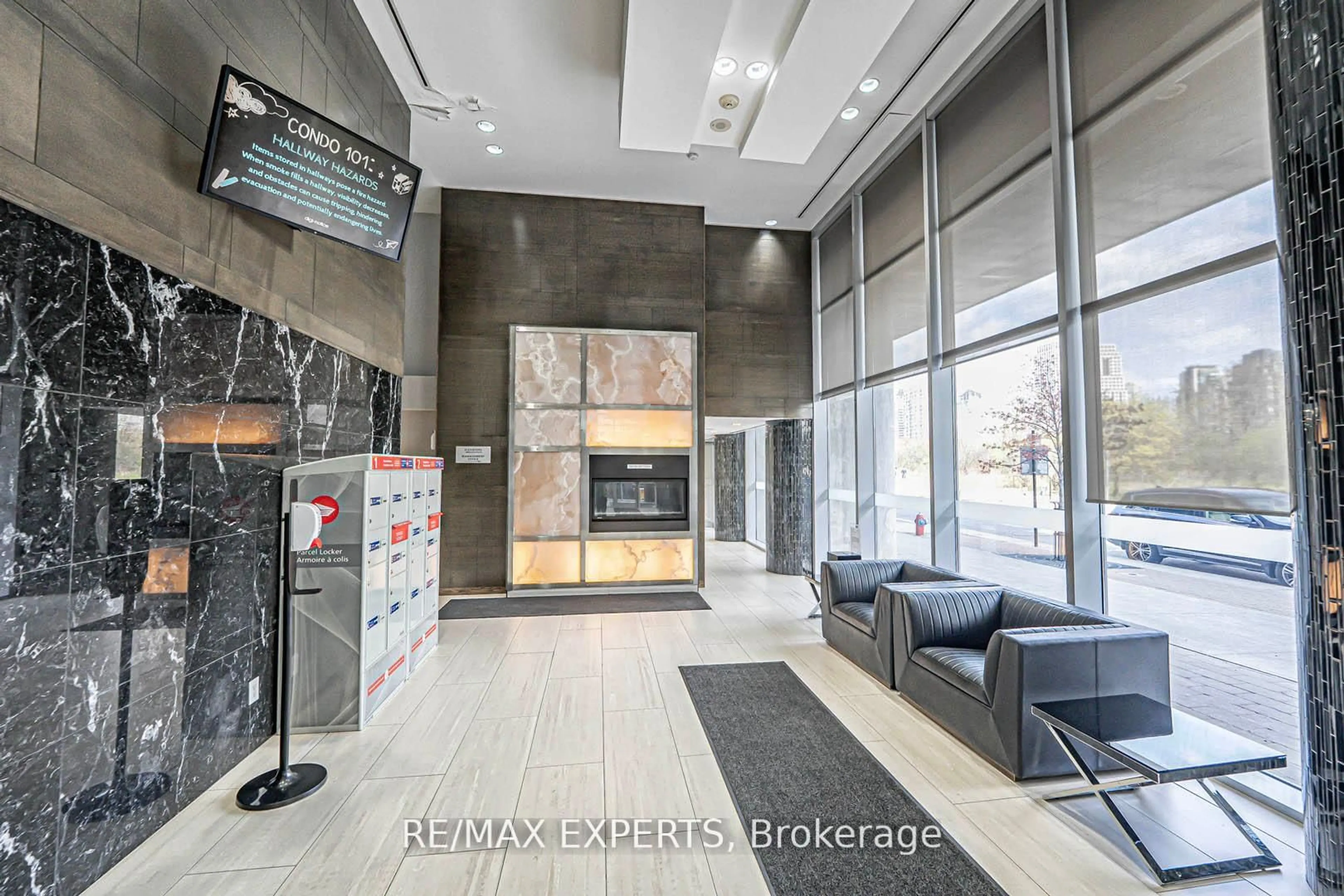 Lobby for 223 Webb Dr #2606, Mississauga Ontario L5B 0E8