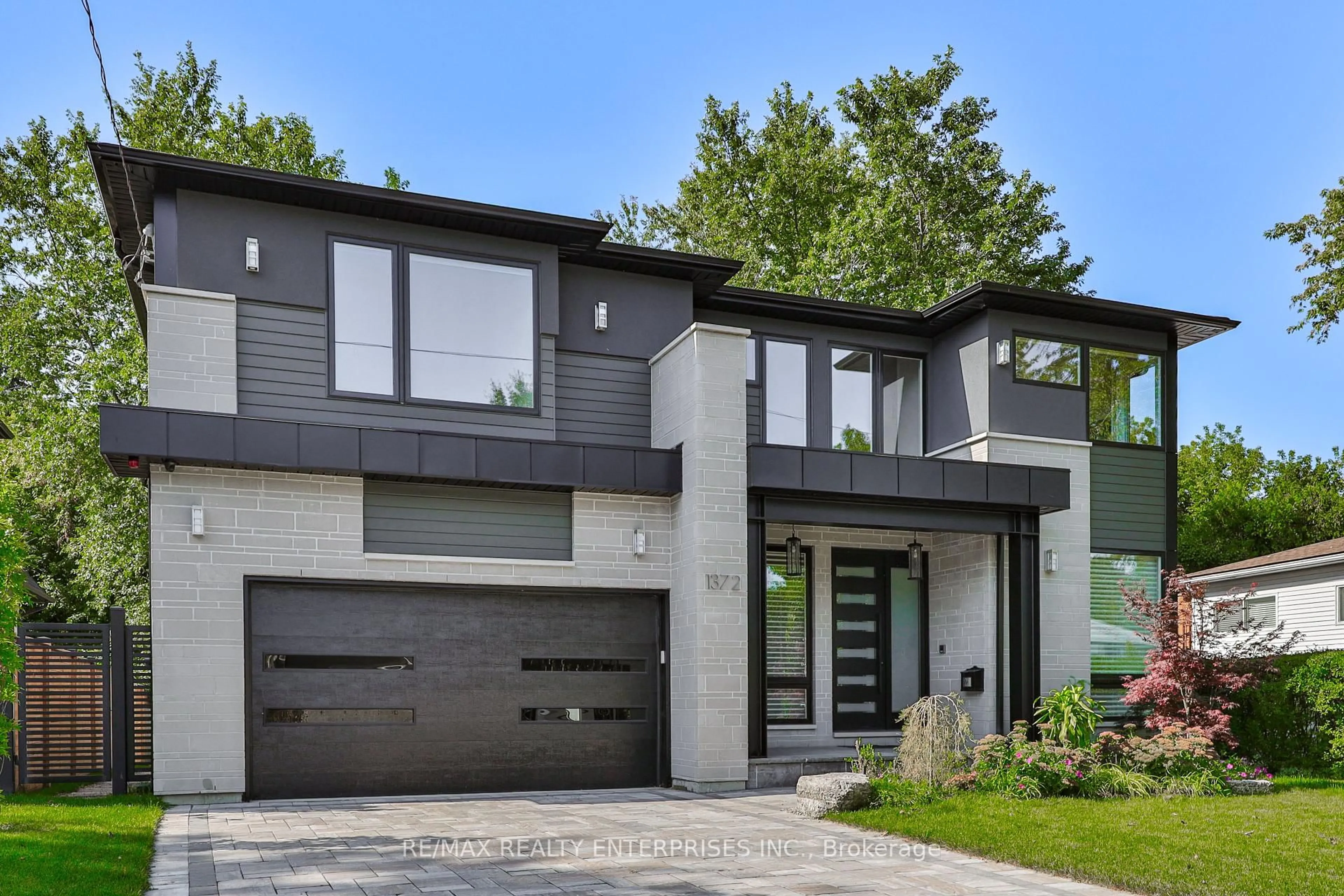 Home with brick exterior material, street for 1372 Kenmuir Ave, Mississauga Ontario L5G 4B4