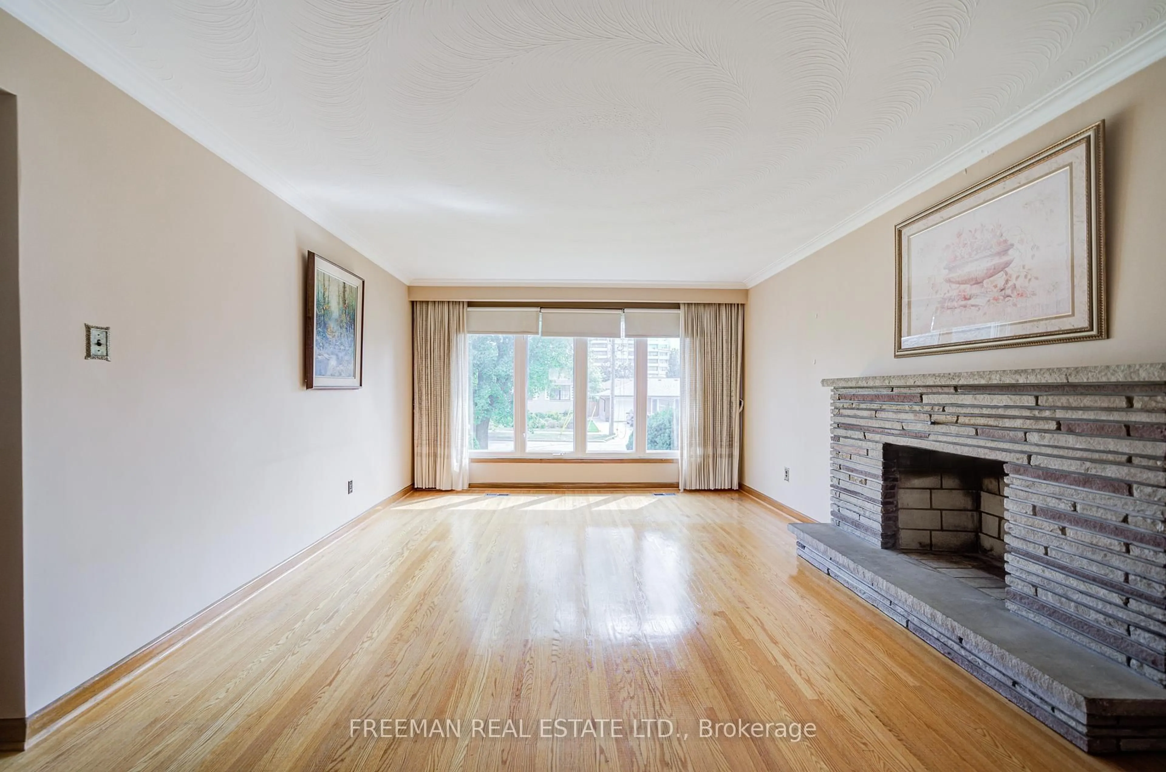 A pic of a room for 102 Hallsport Cres, Toronto Ontario M3M 2K6