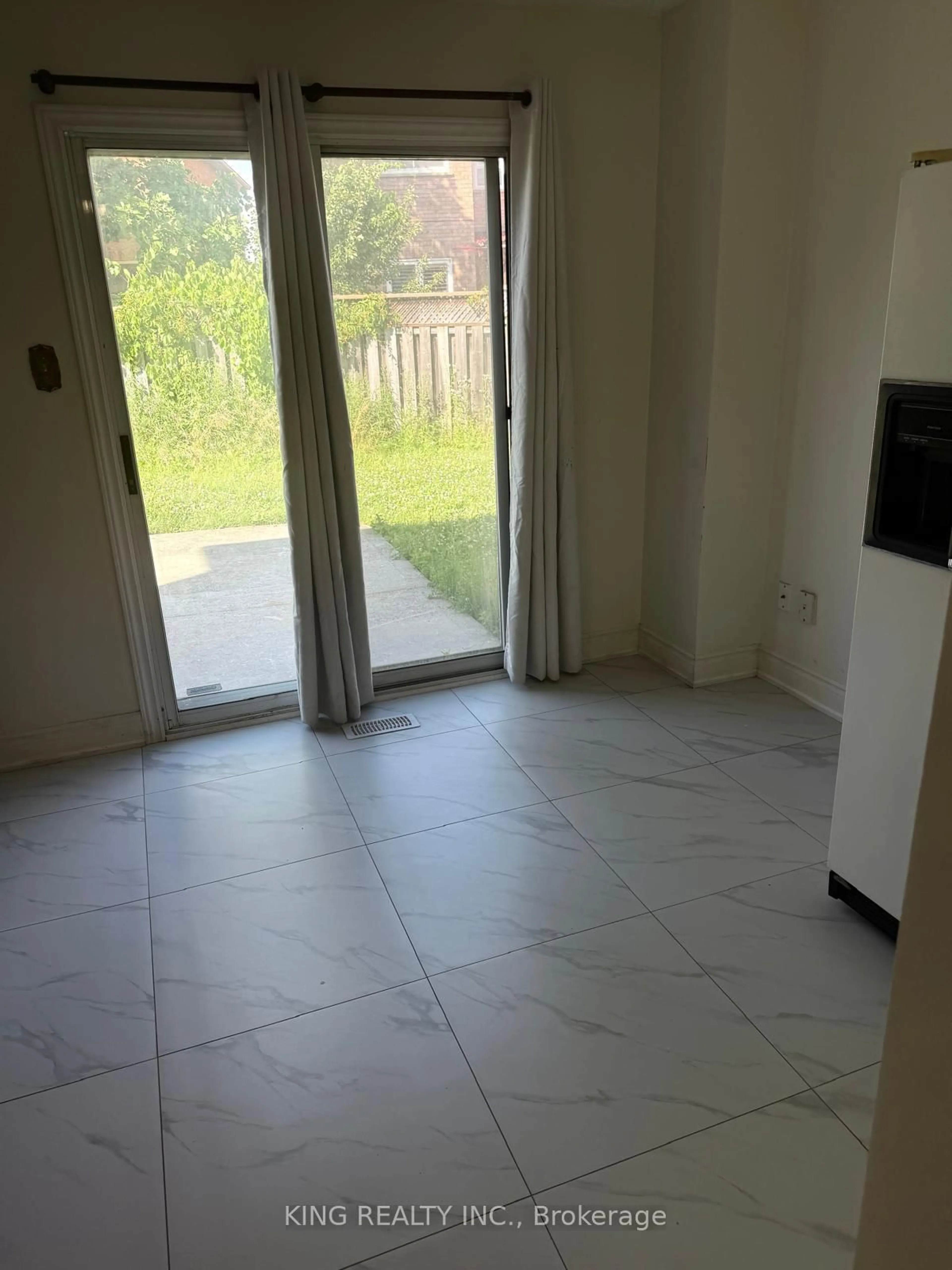 A pic of a room for 43 Cranberry Cres, Brampton Ontario L6Y 4P7