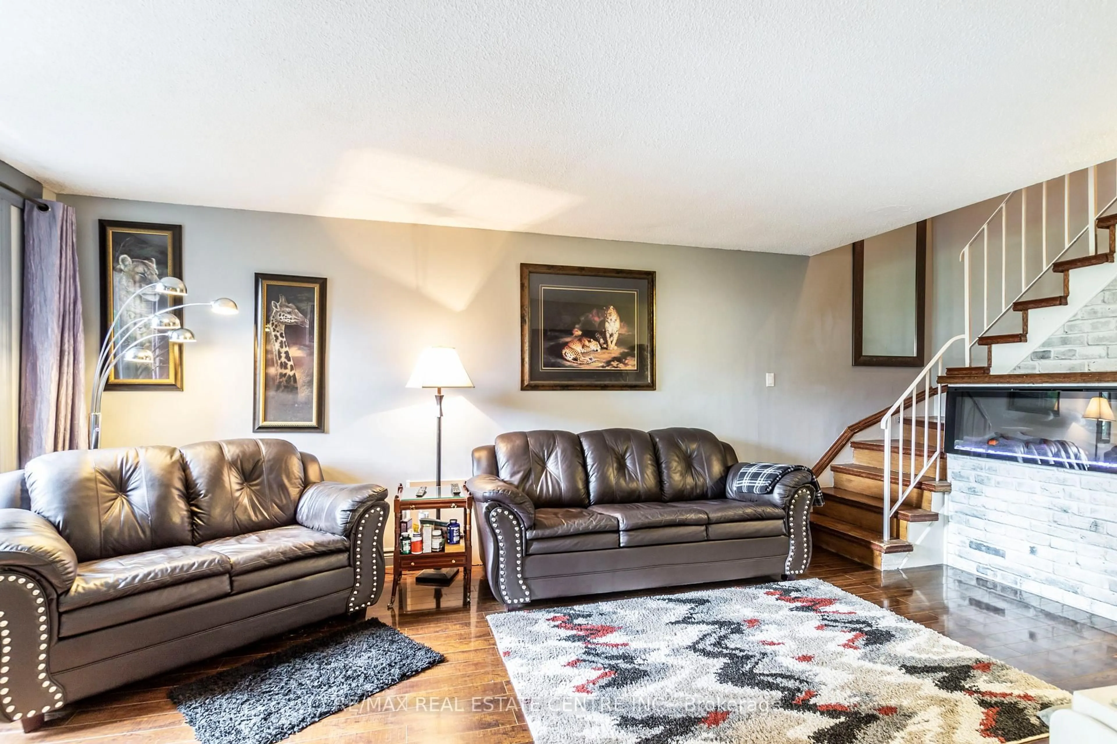 Living room with furniture, unknown for 2095 Roche Crt #124, Mississauga Ontario L5K 2C8