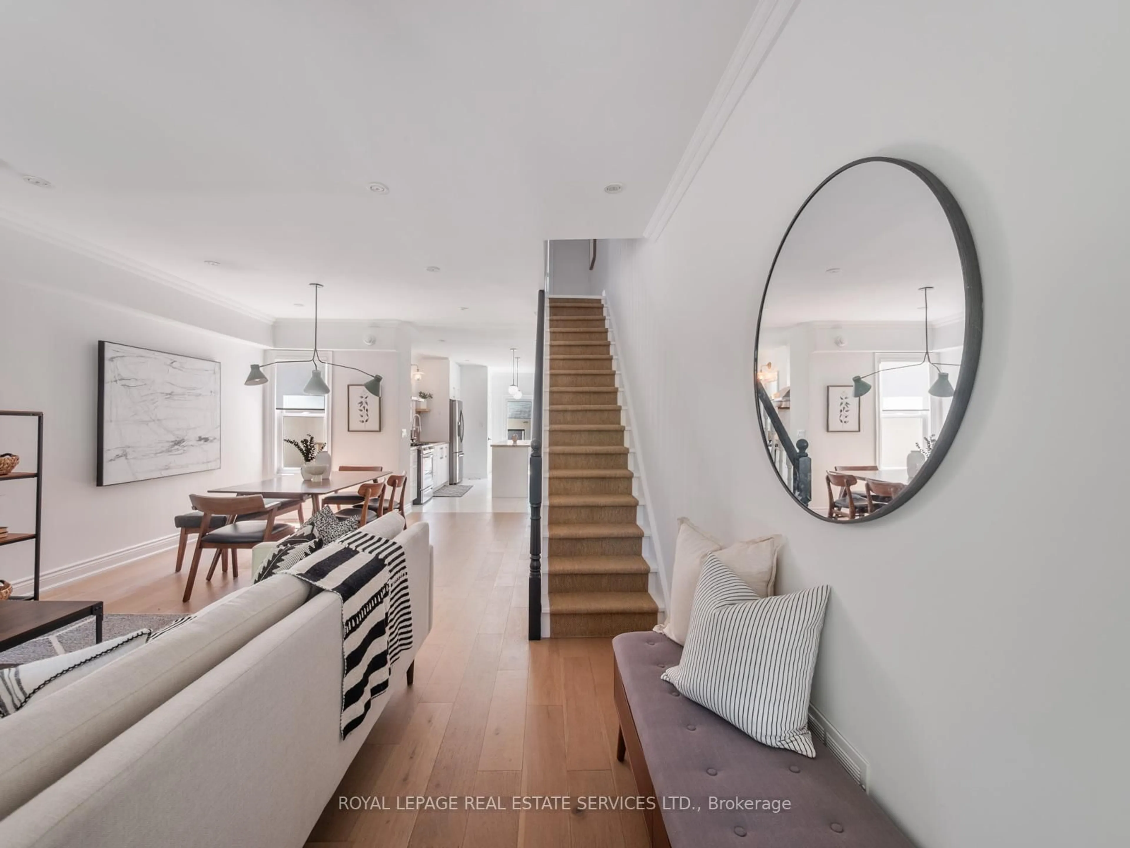 Unknown for 15 Melville Ave, Toronto Ontario M6G 1Y1