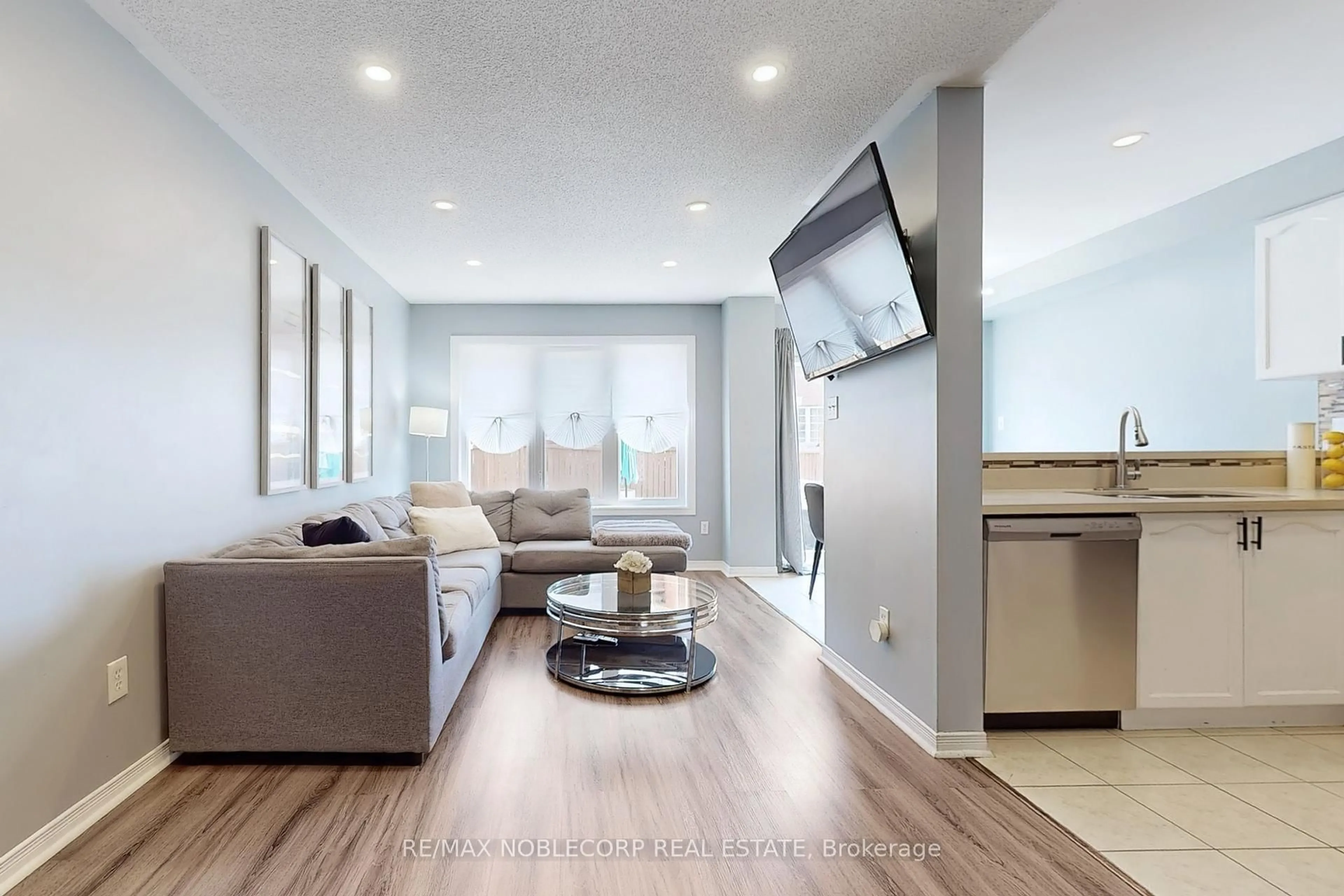 Living room with furniture, unknown for 130 Rockgarden Tr, Brampton Ontario L6R 3N2