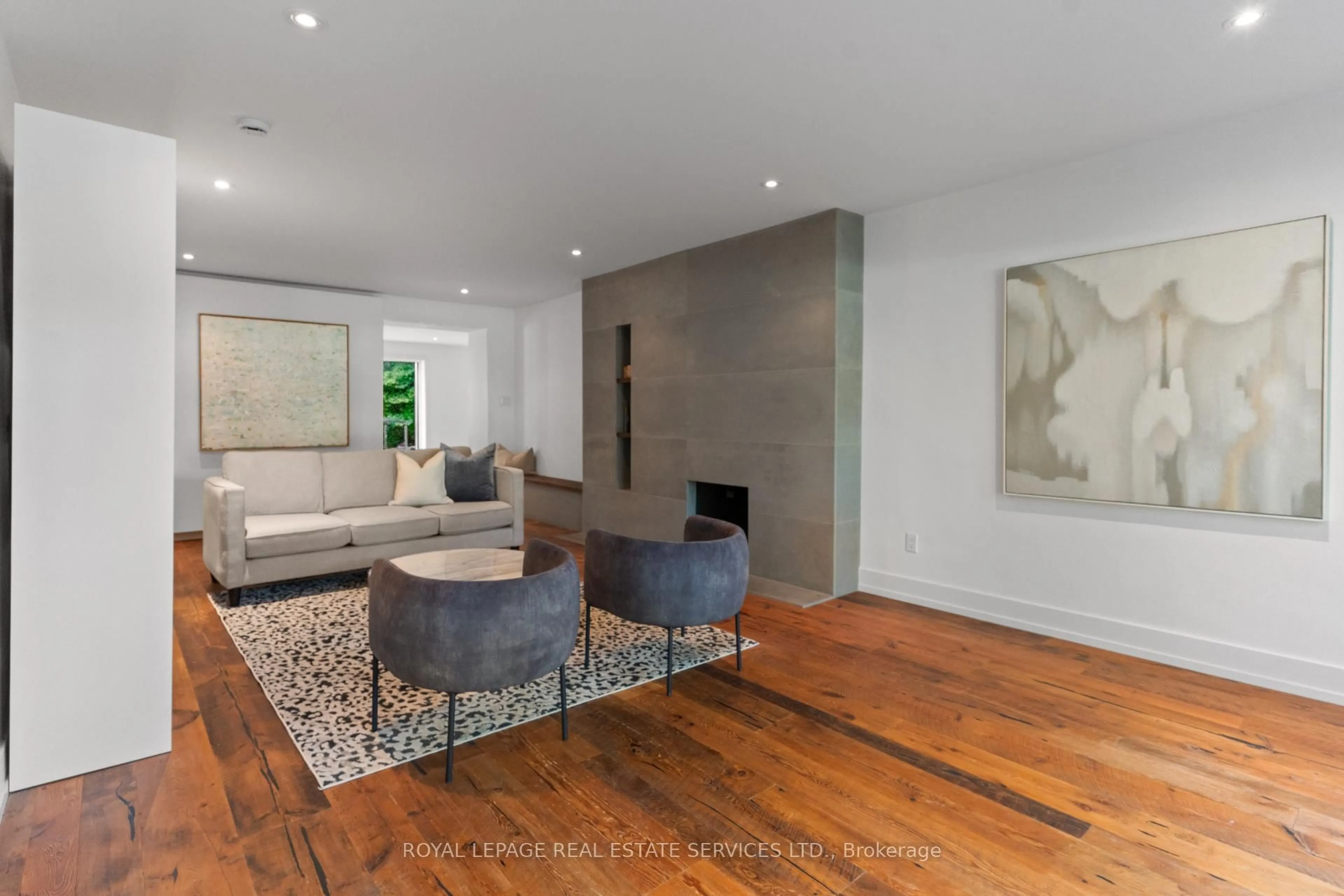 Living room with furniture, unknown for 15 Pinehurst Cres, Toronto Ontario M9A 3A4