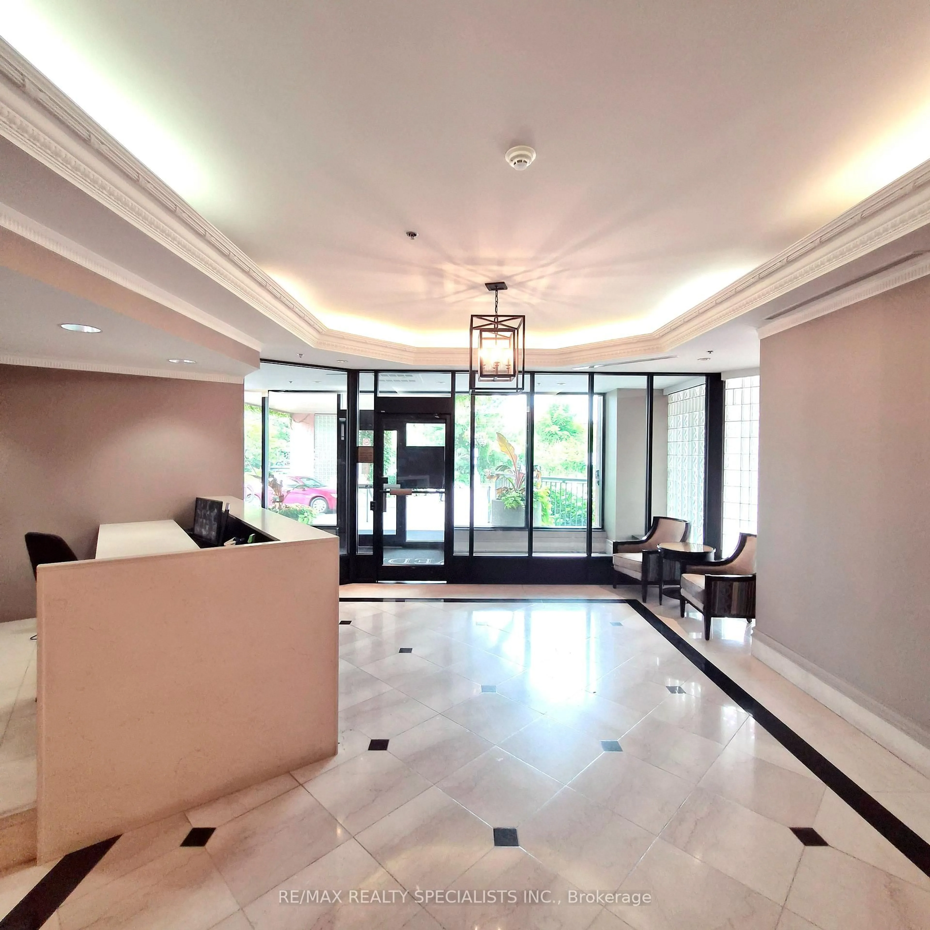 Indoor foyer for 1 Belvedere Crt #1502, Brampton Ontario L6V 4M6