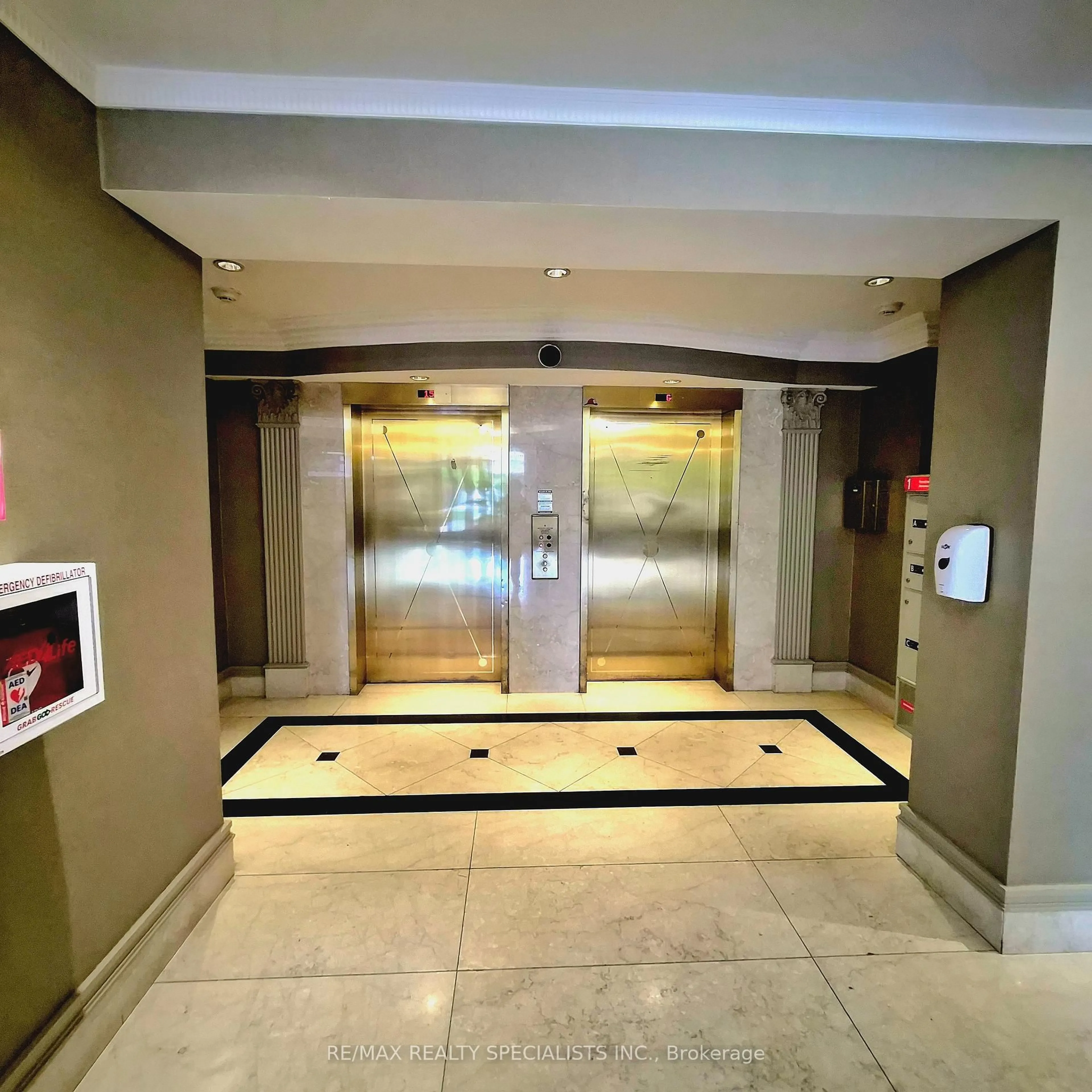 Lobby for 1 Belvedere Crt #1502, Brampton Ontario L6V 4M6