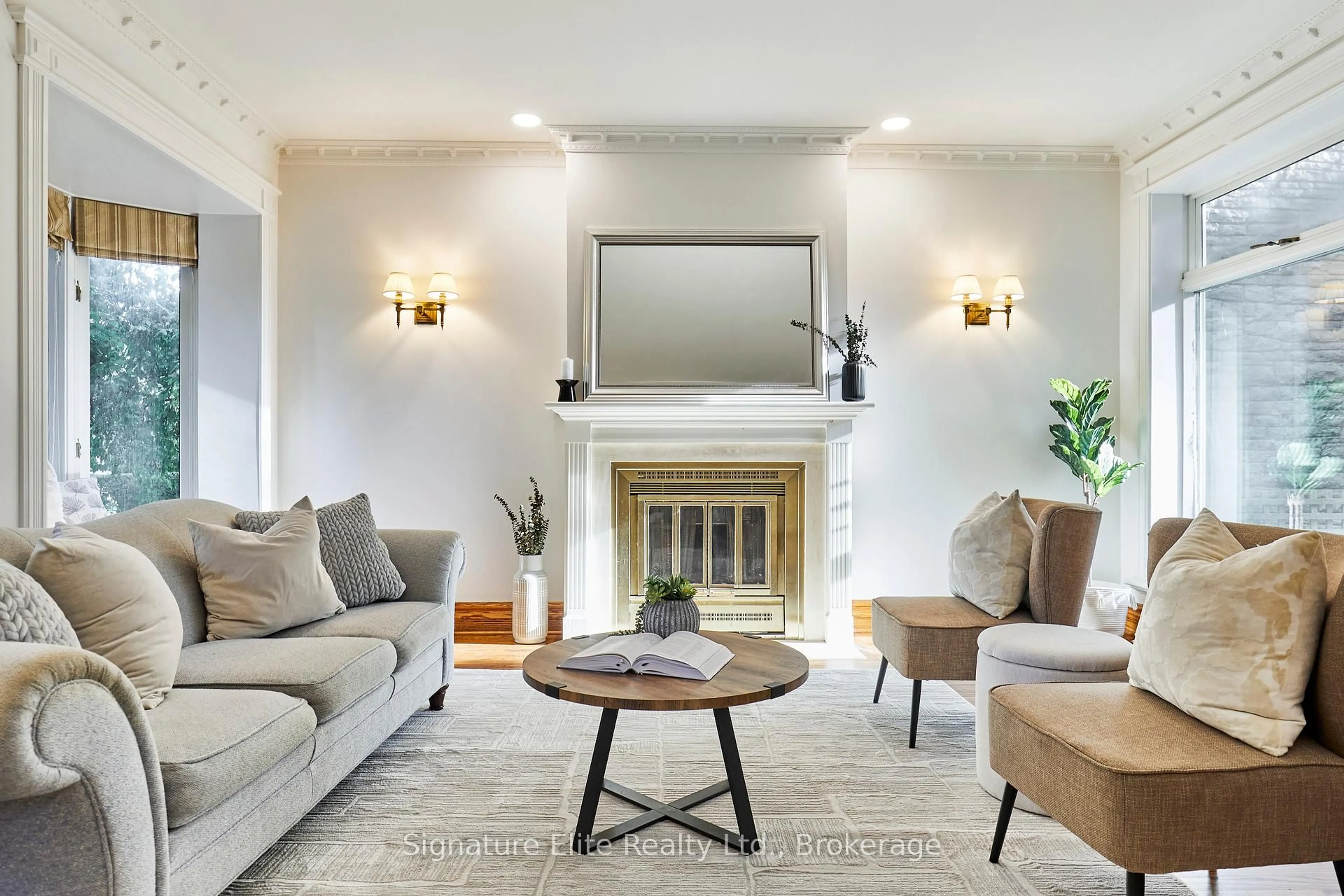 Living room with furniture, unknown for 4 Baby Point Terr, Toronto Ontario M6S 4S4