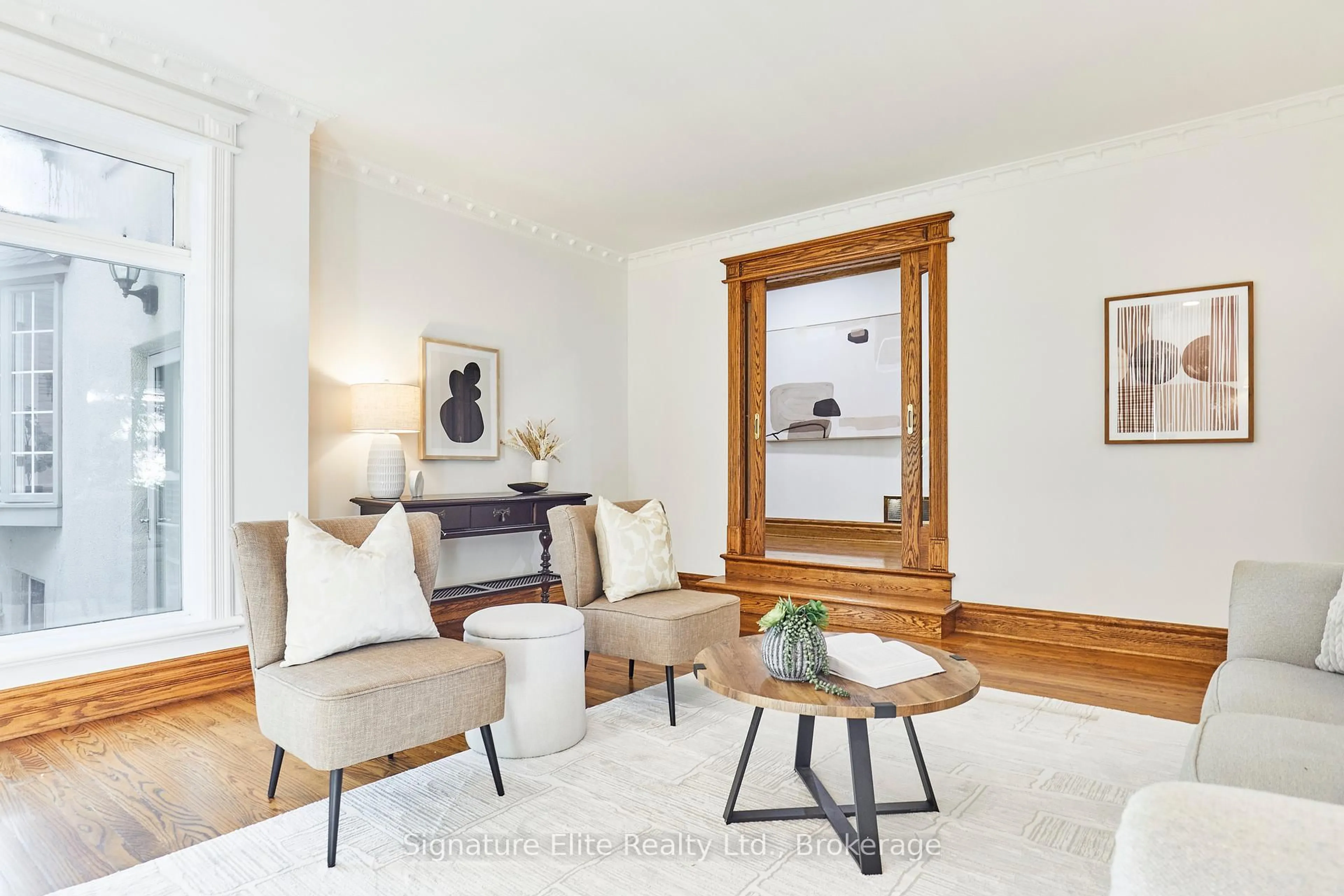 Living room with furniture, unknown for 4 Baby Point Terr, Toronto Ontario M6S 4S4