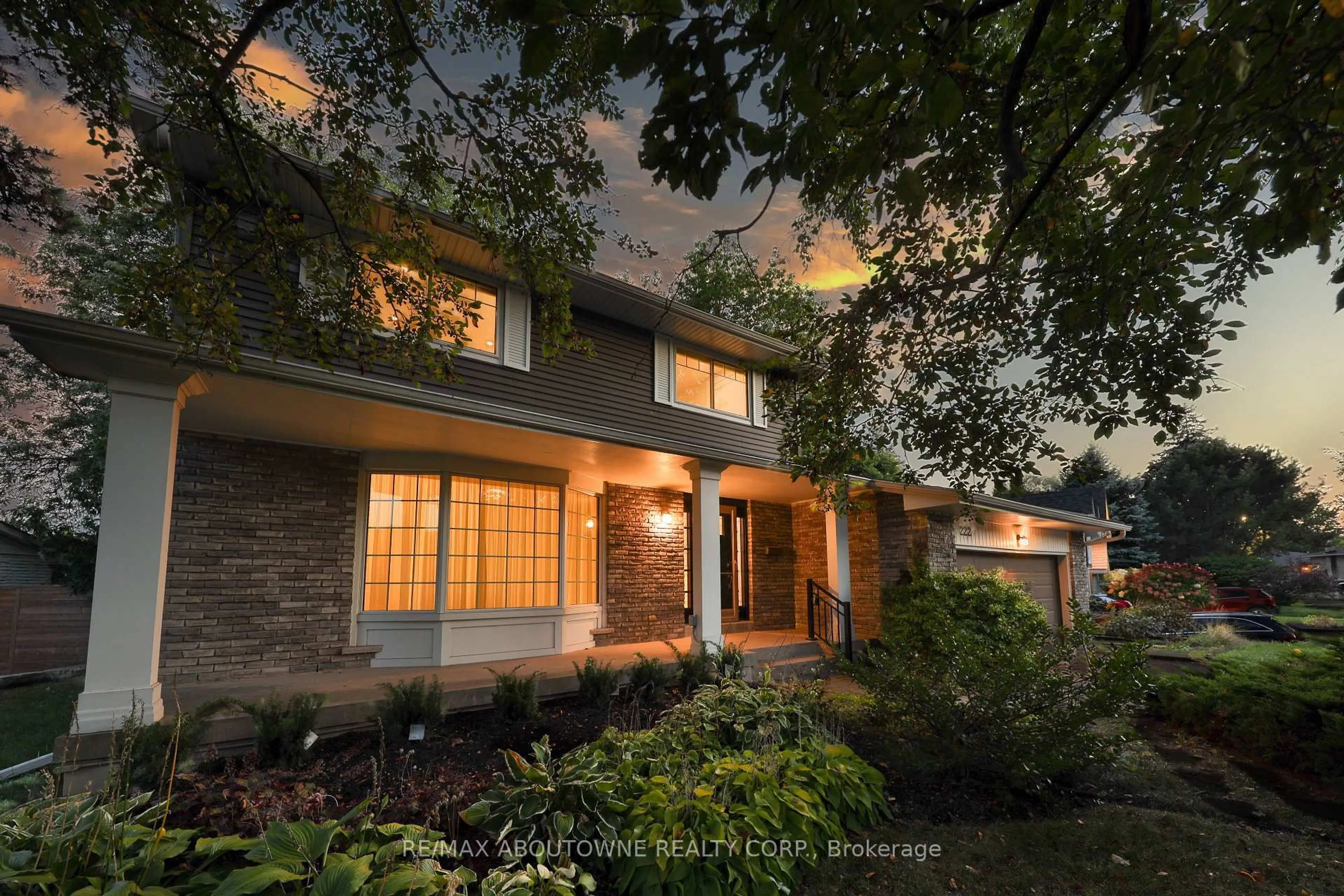 Unknown for 222 Vance Dr, Oakville Ontario L6L 3L1