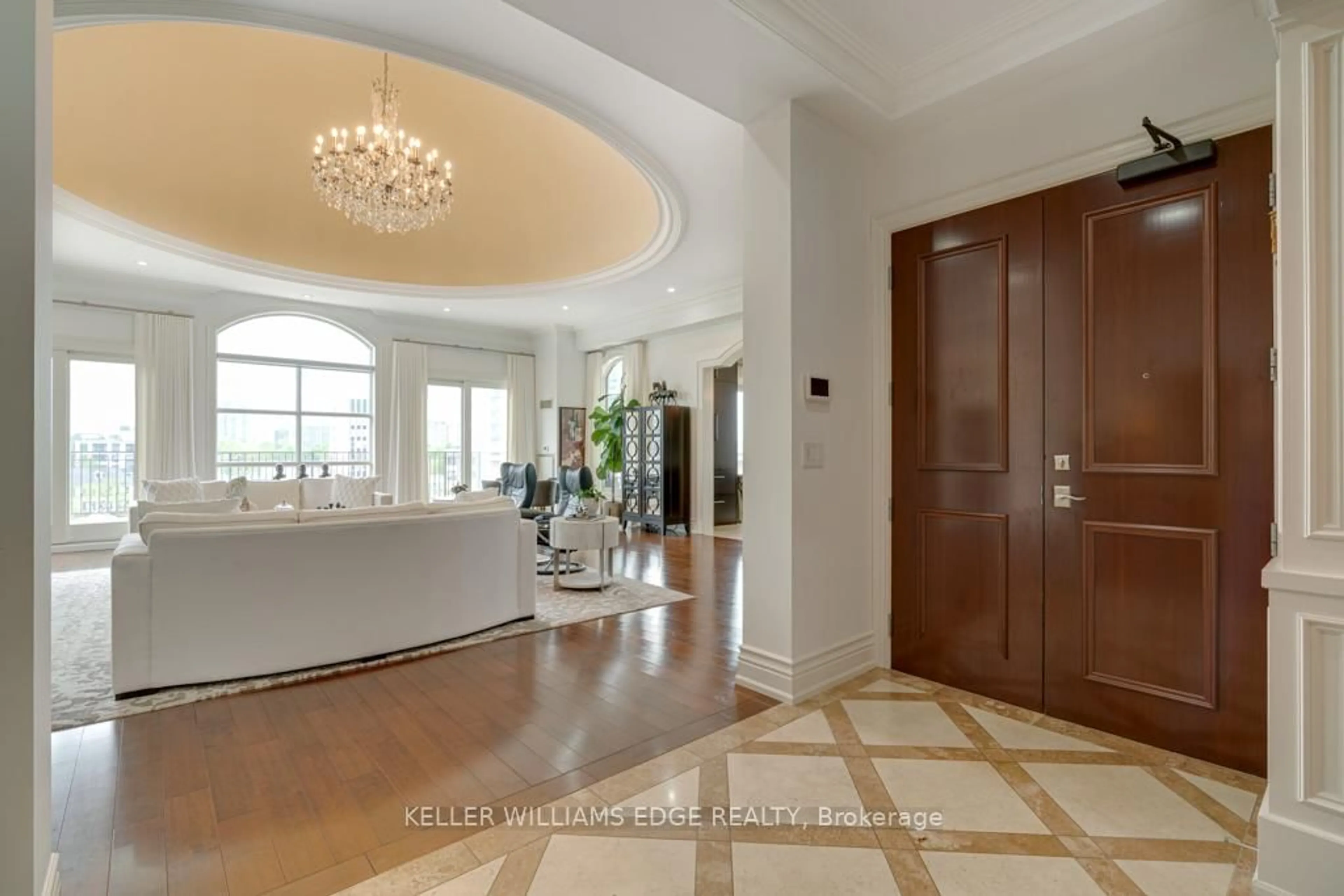 Indoor foyer for 445 Elizabeth St #PH1, Burlington Ontario L7R 2L8