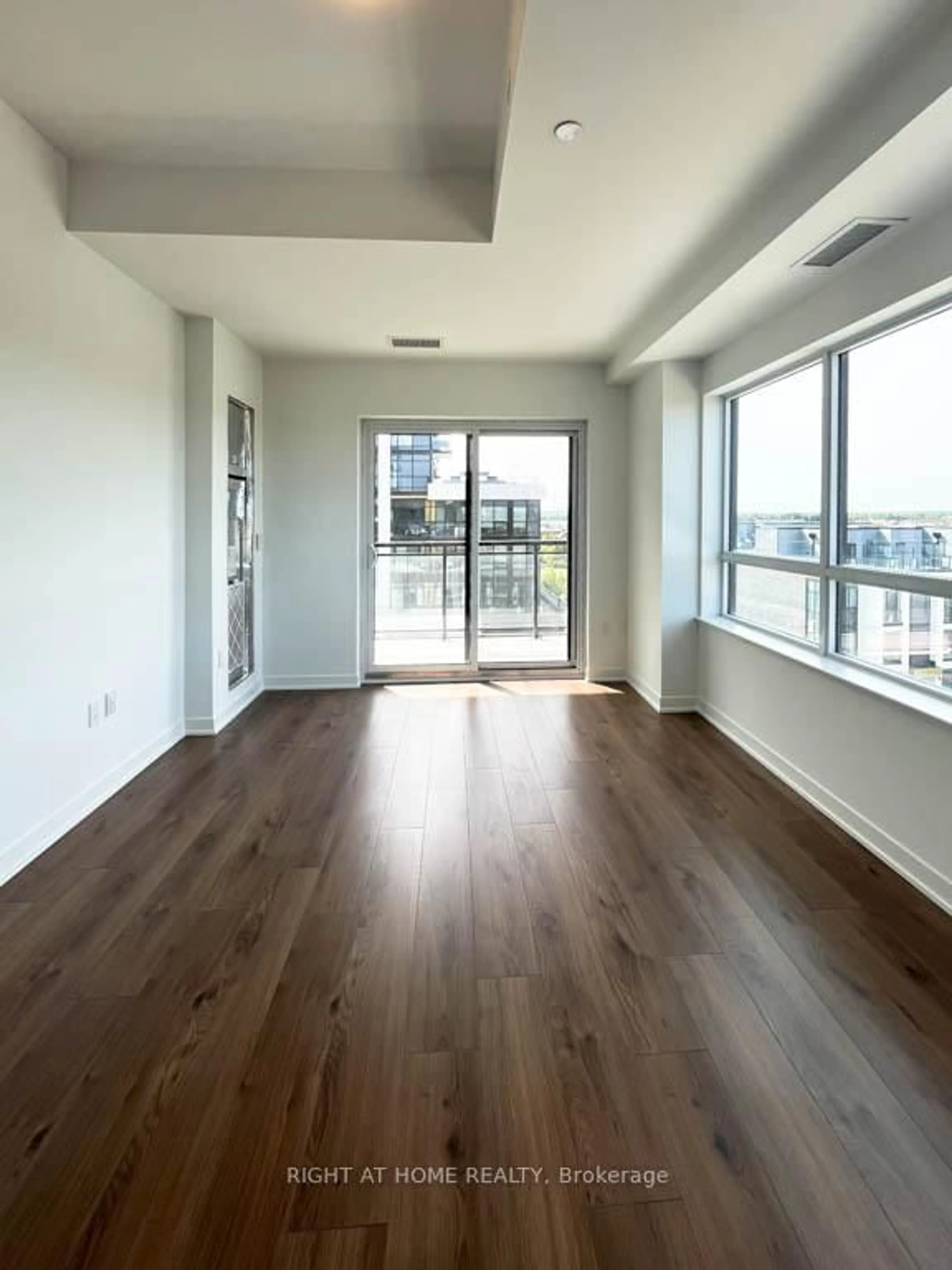 A pic of a room for 395 Dundas St #528, Oakville Ontario L6M 5R8